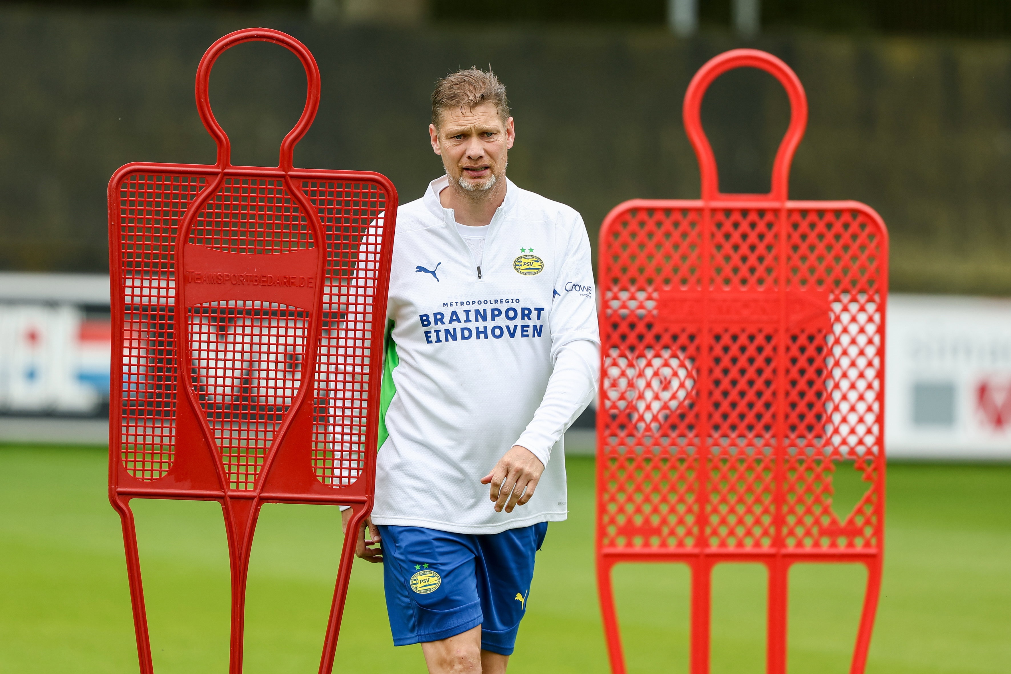 Theo Lucius op het trainingsveld van PSV