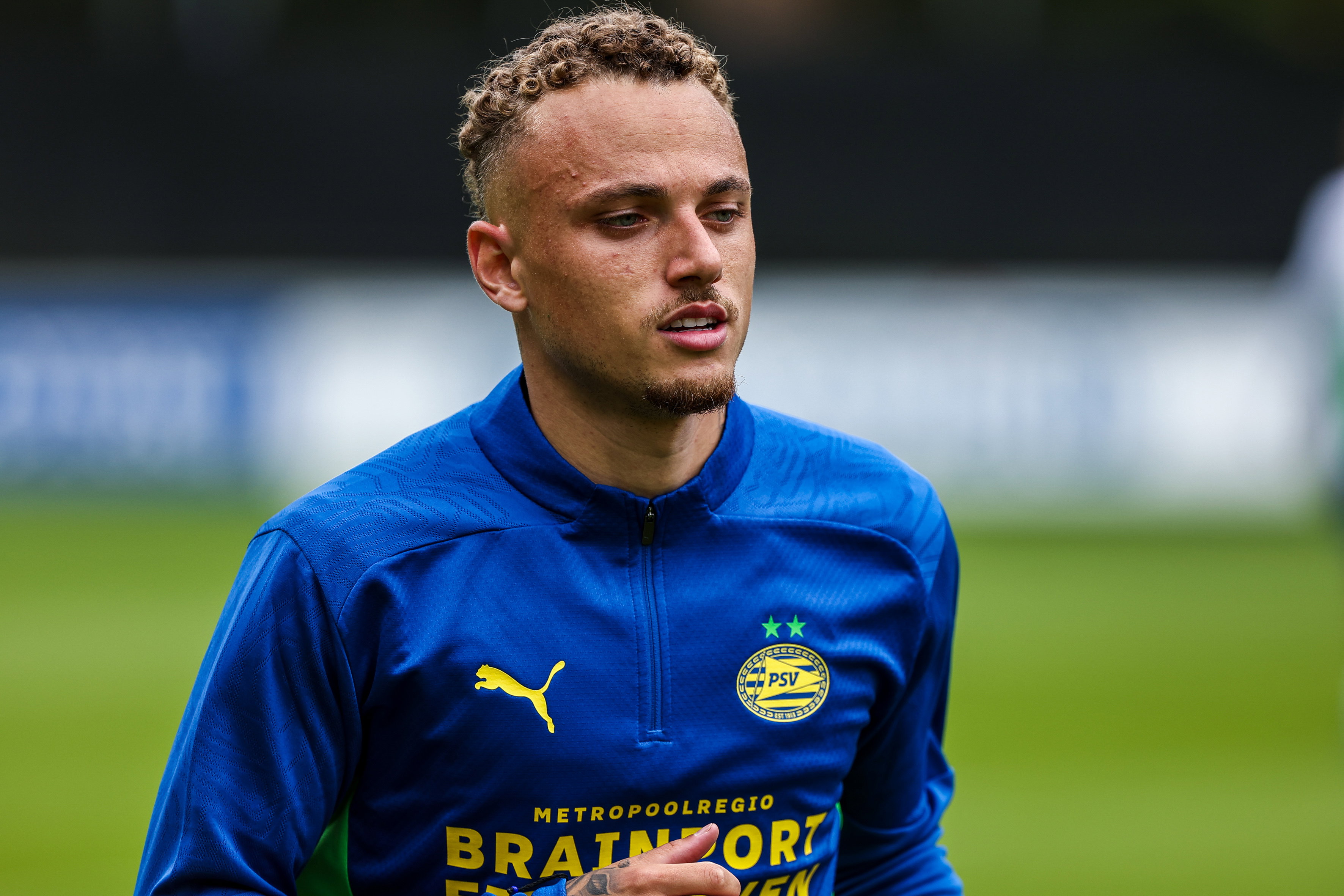 Noa Lang op de training van PSV