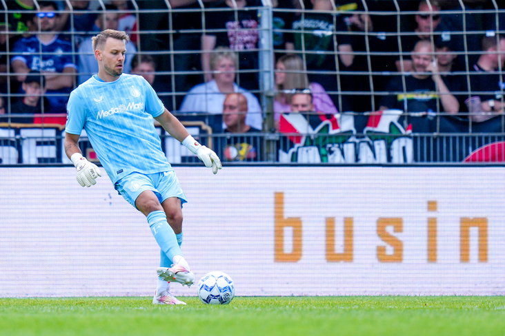 Timon Wellenreuther in actie voor Feyenoord