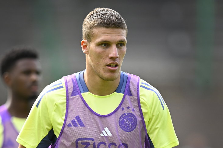 Jakov Medic op de training van Ajax