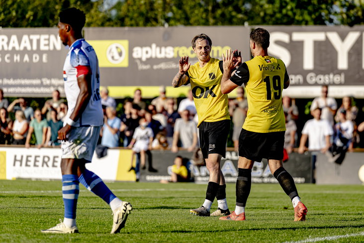 Eliás Már Ómarsson na een treffer tegen FC Eindhoven
