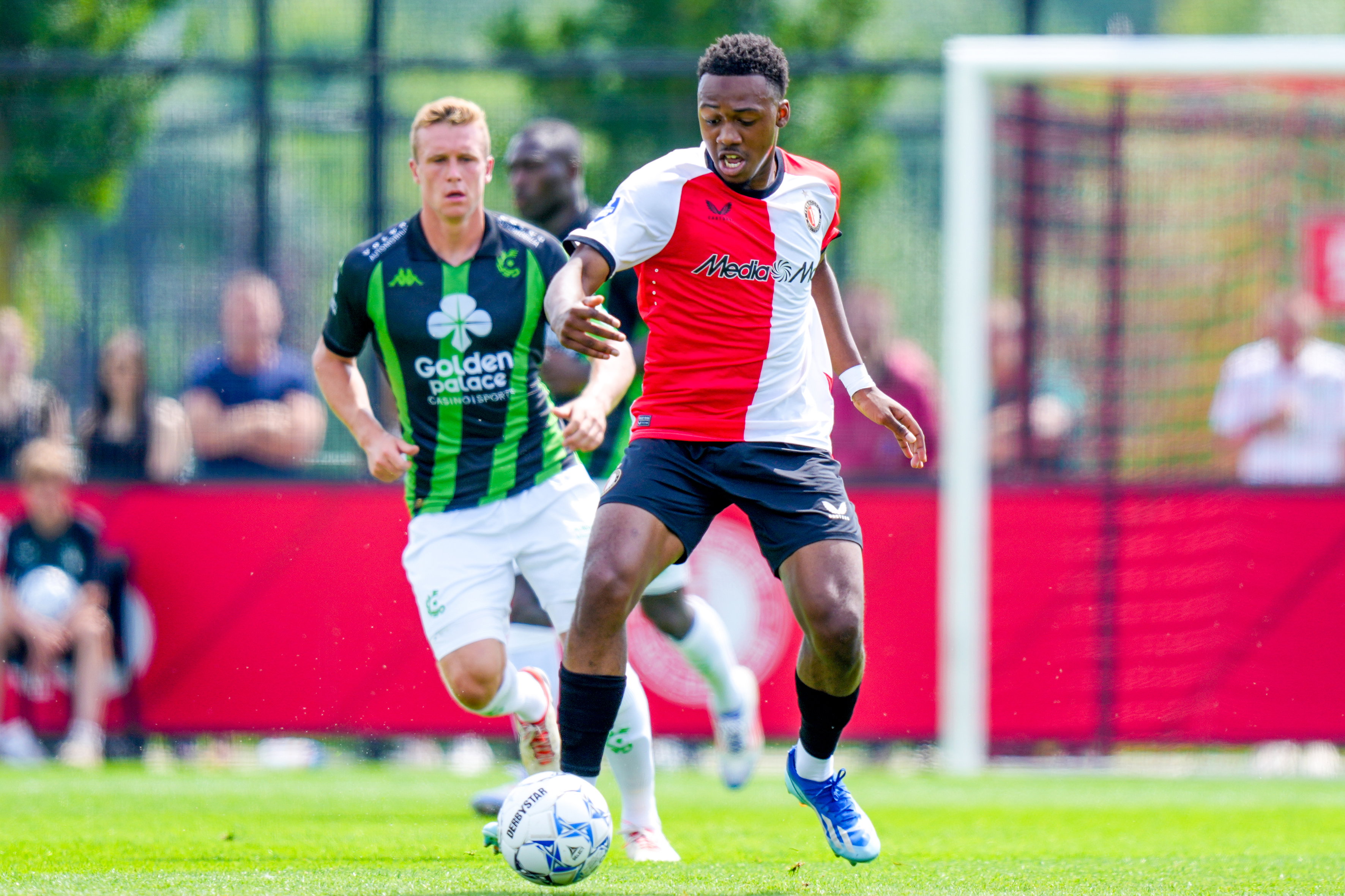 Antoni Milambo in actie tegen Cercle Brugge