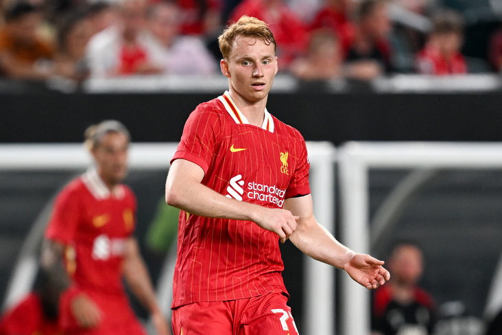 Sepp van den Berg in het shirt van Liverpool FC