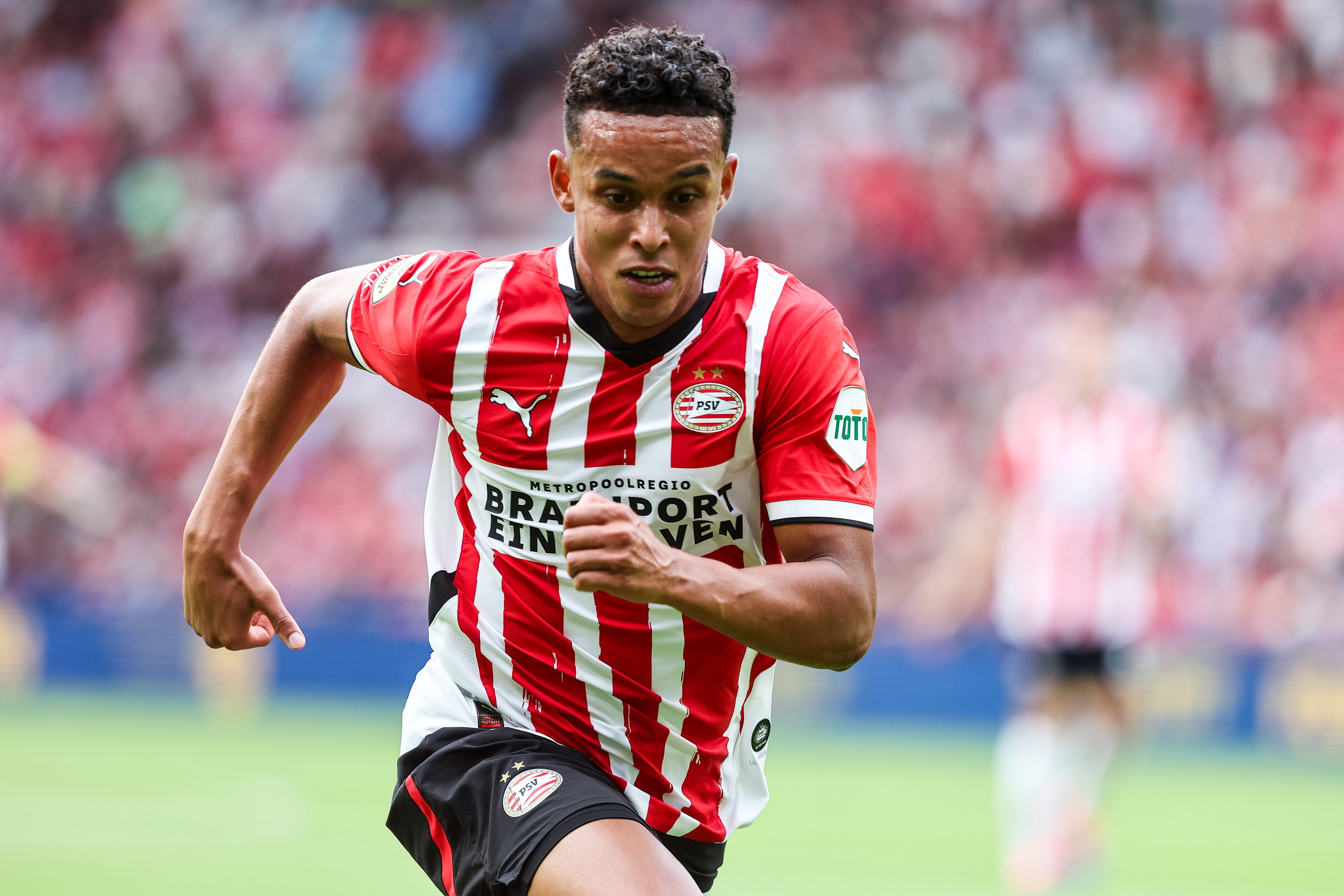 Fredrik Oppegård namens PSV