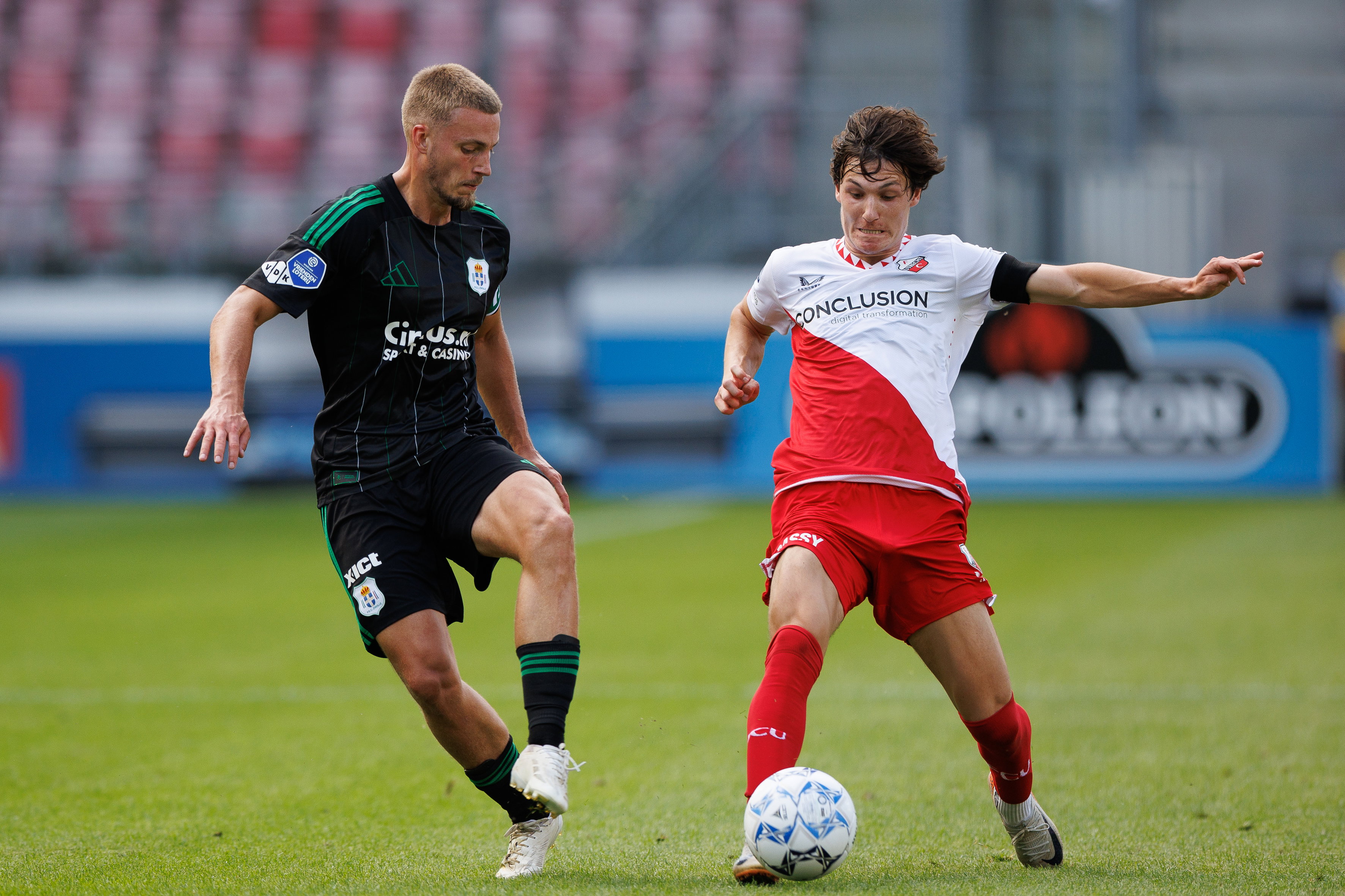 Paxten Aaronson tegen PEC Zwolle