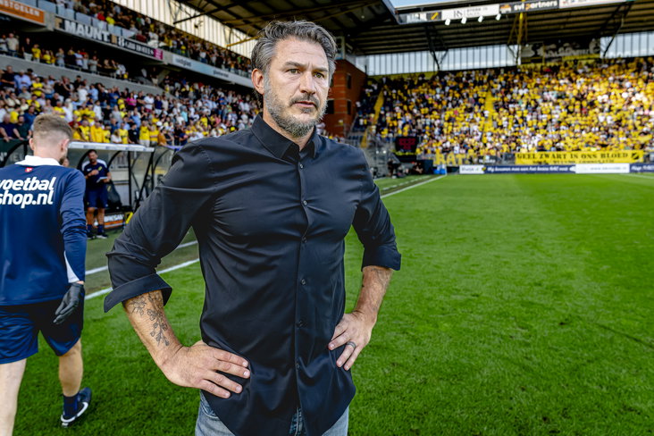 Carl Hoefkens in het Rat Verlegh Stadion