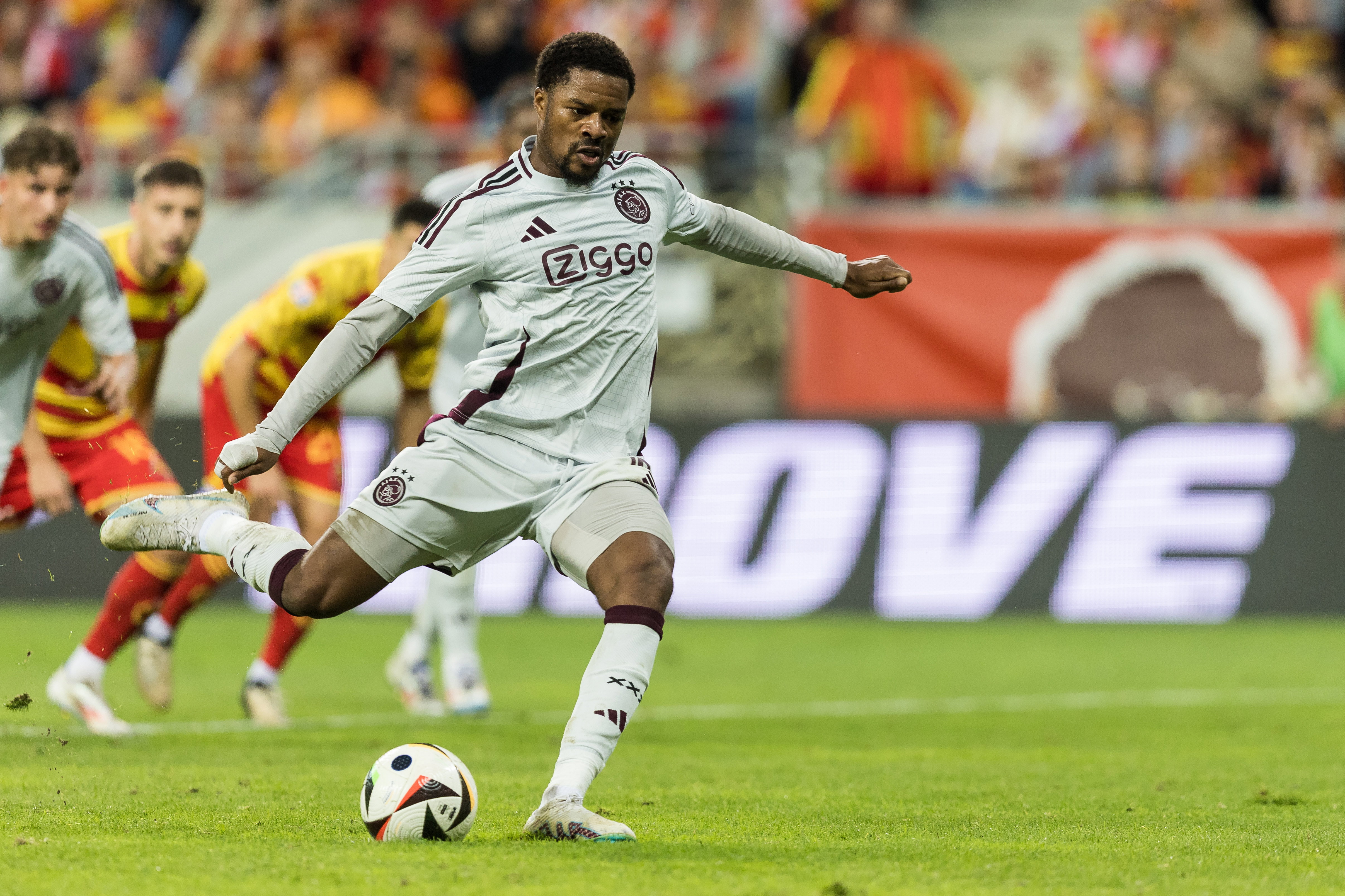 Chuba Akpom