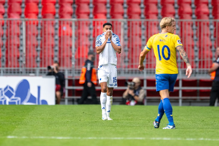 Marcos López na zijn rode kaart