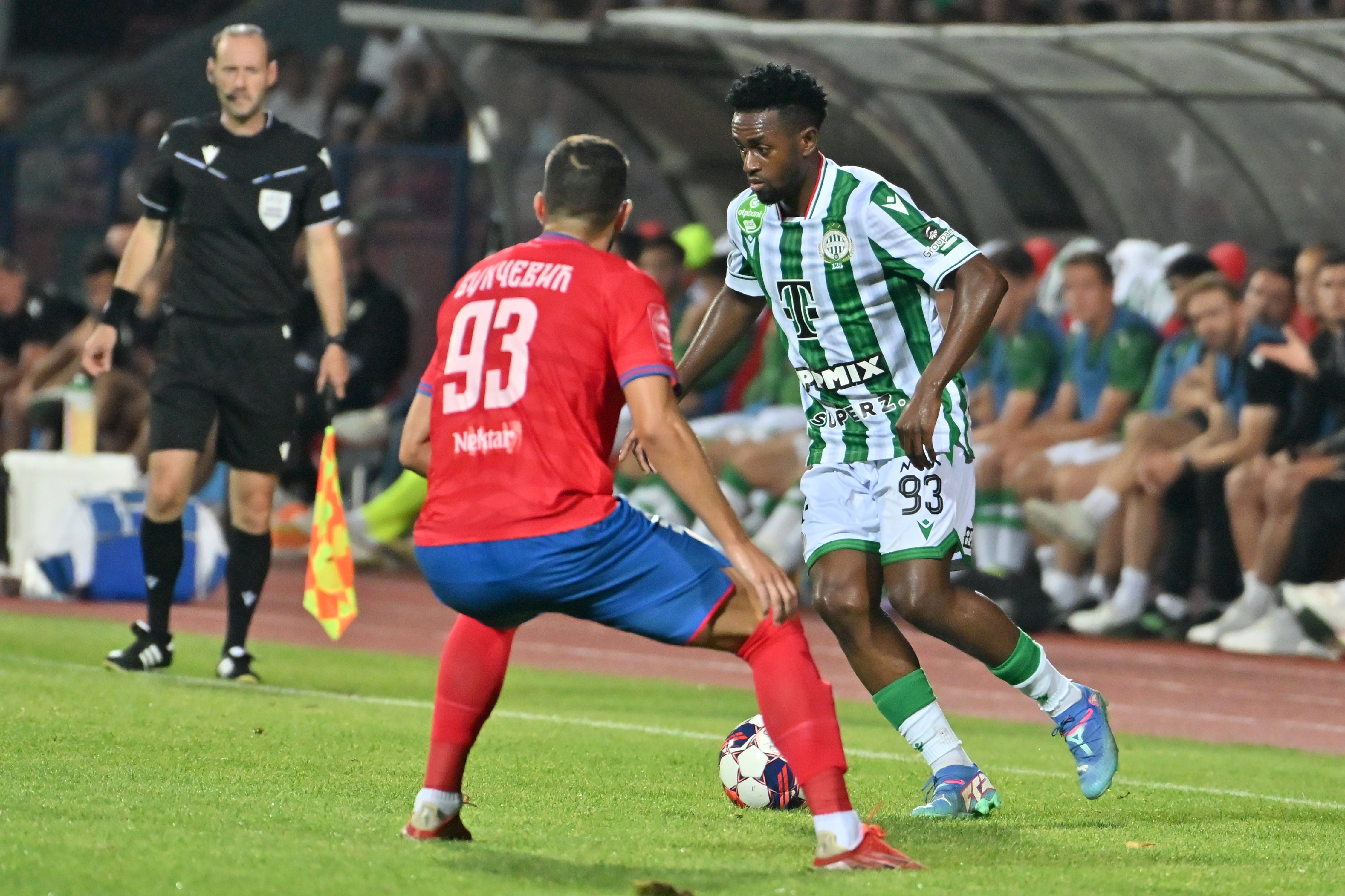 Virgil Misidjan in actie voor Ferencvaros
