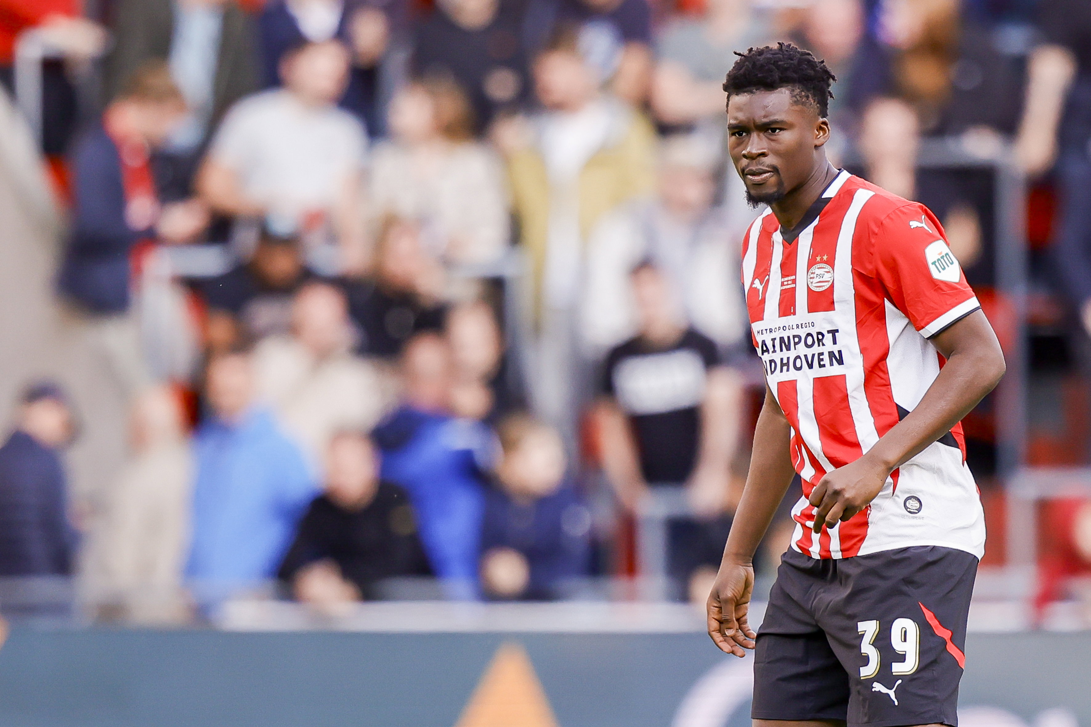 Adamo Nagalo namens PSV