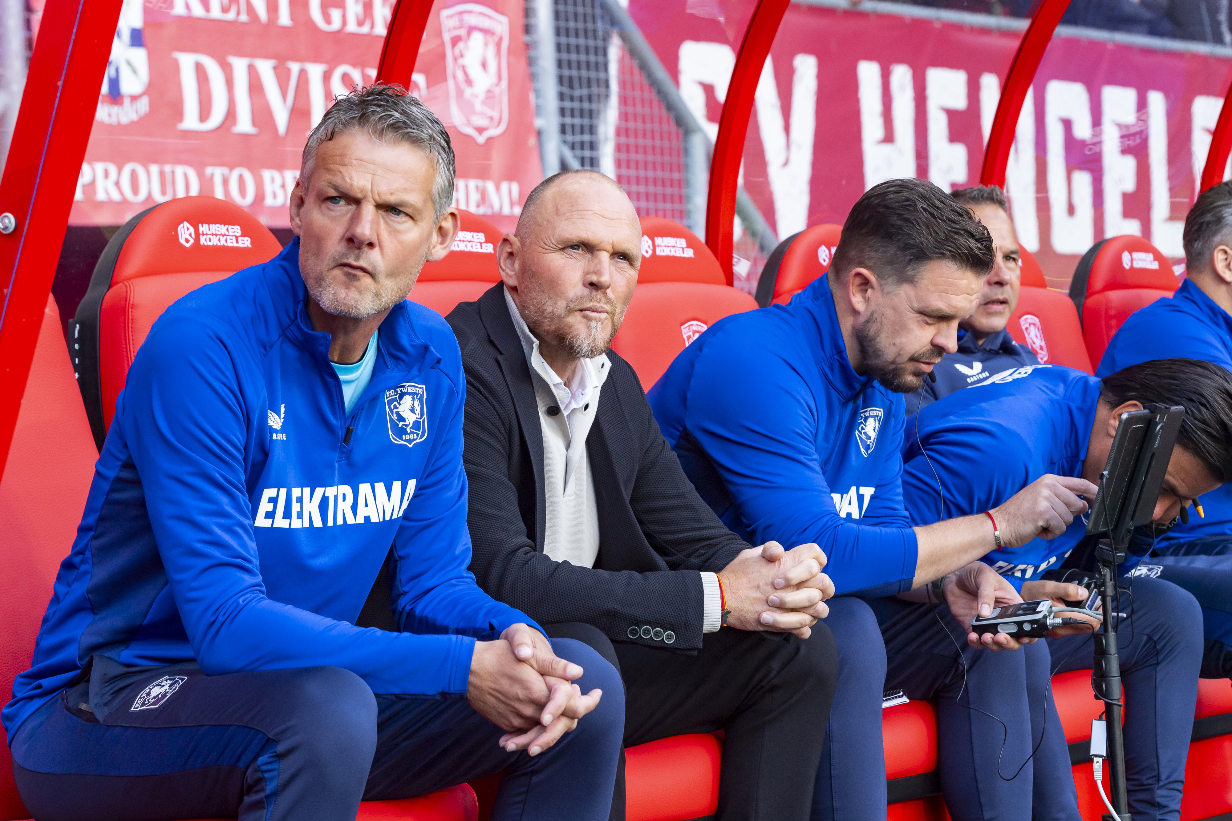 Peter Uneken en Joseph Oosting op de bank