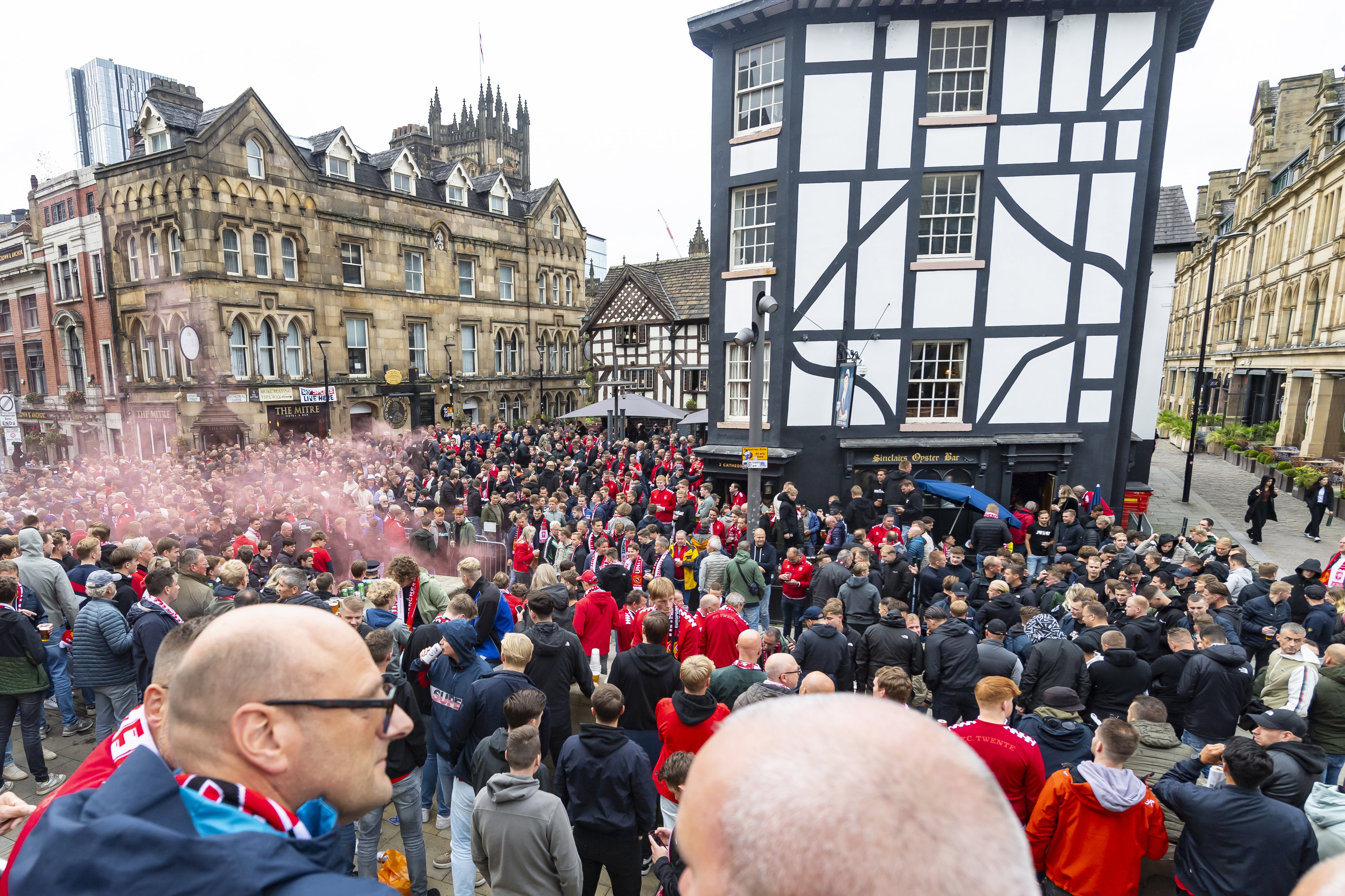FC Twente-supporters in Manchester