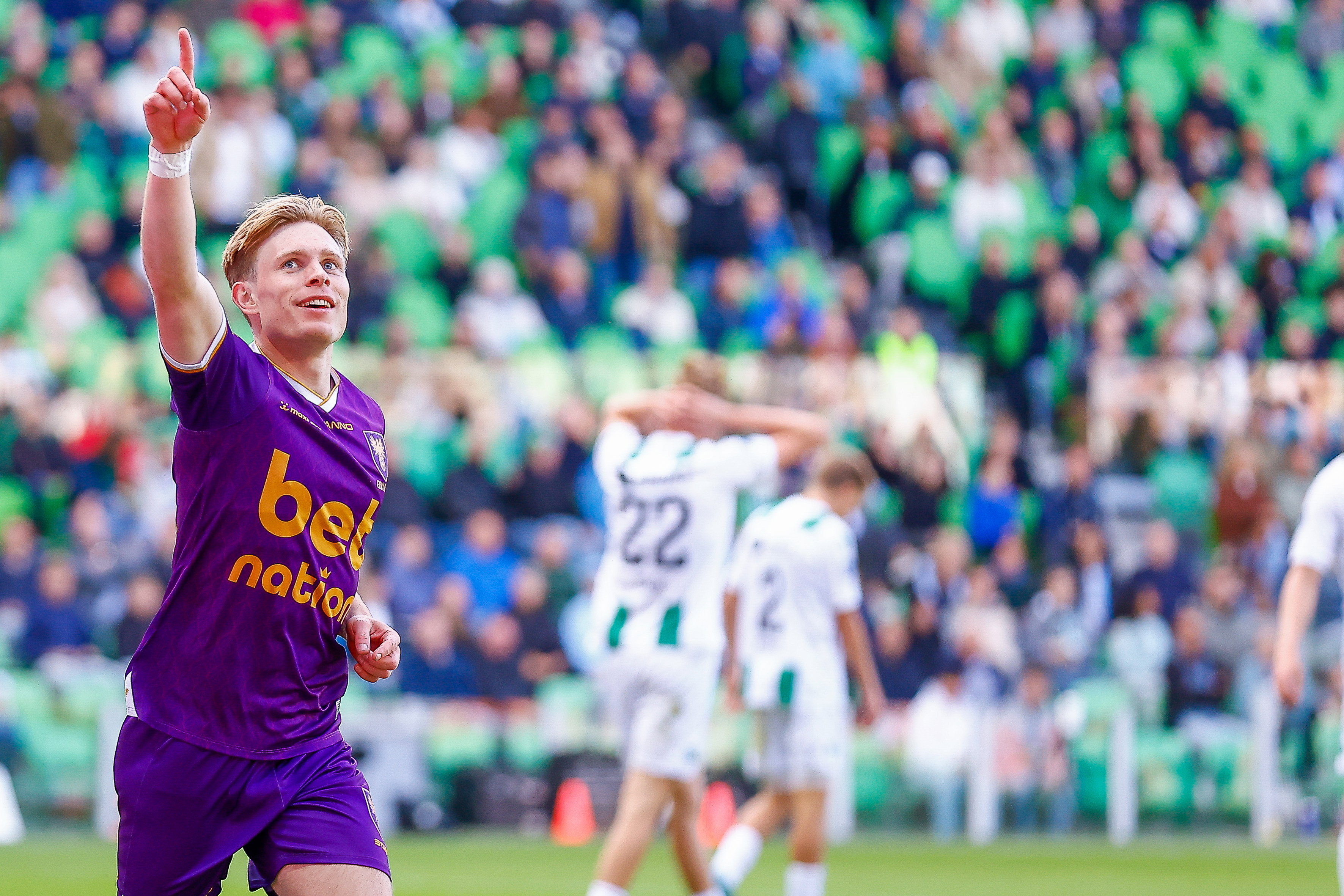 Oliver Edvardsen juicht na zijn goal tegen FC Groningen