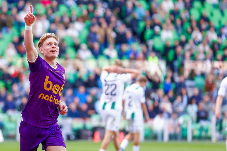 Oliver Edvardsen juicht na zijn goal tegen FC Groningen