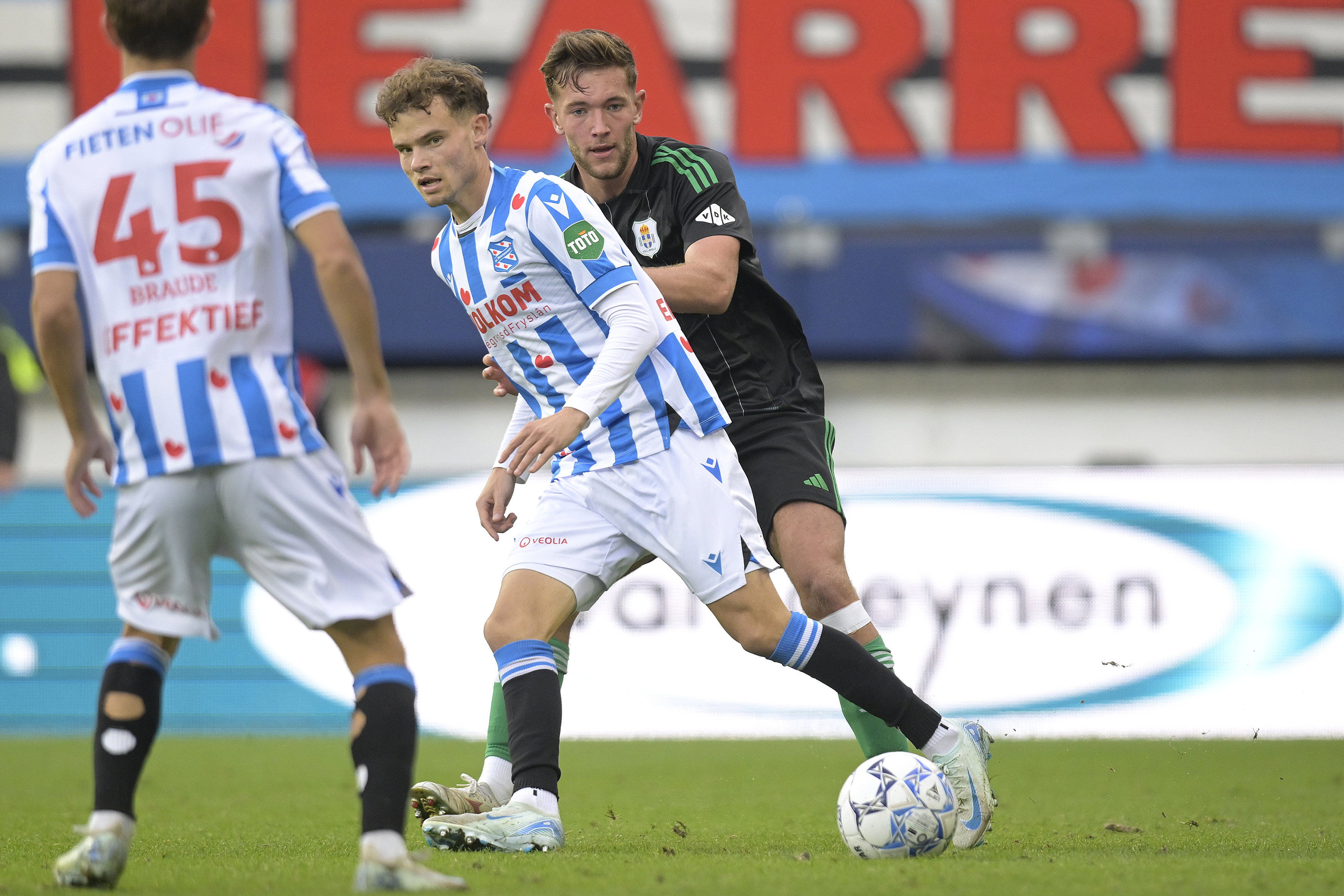 Oliver Braude duelleert tegen PEC Zwolle