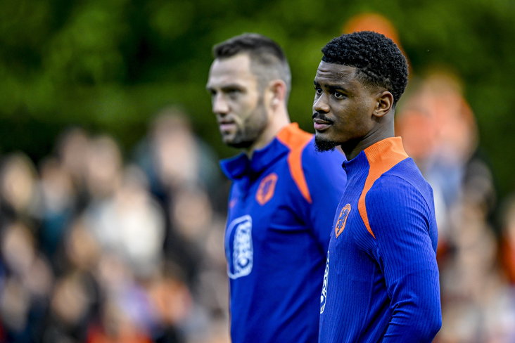 Jorrel Hato op de training van het Nederlands elftal