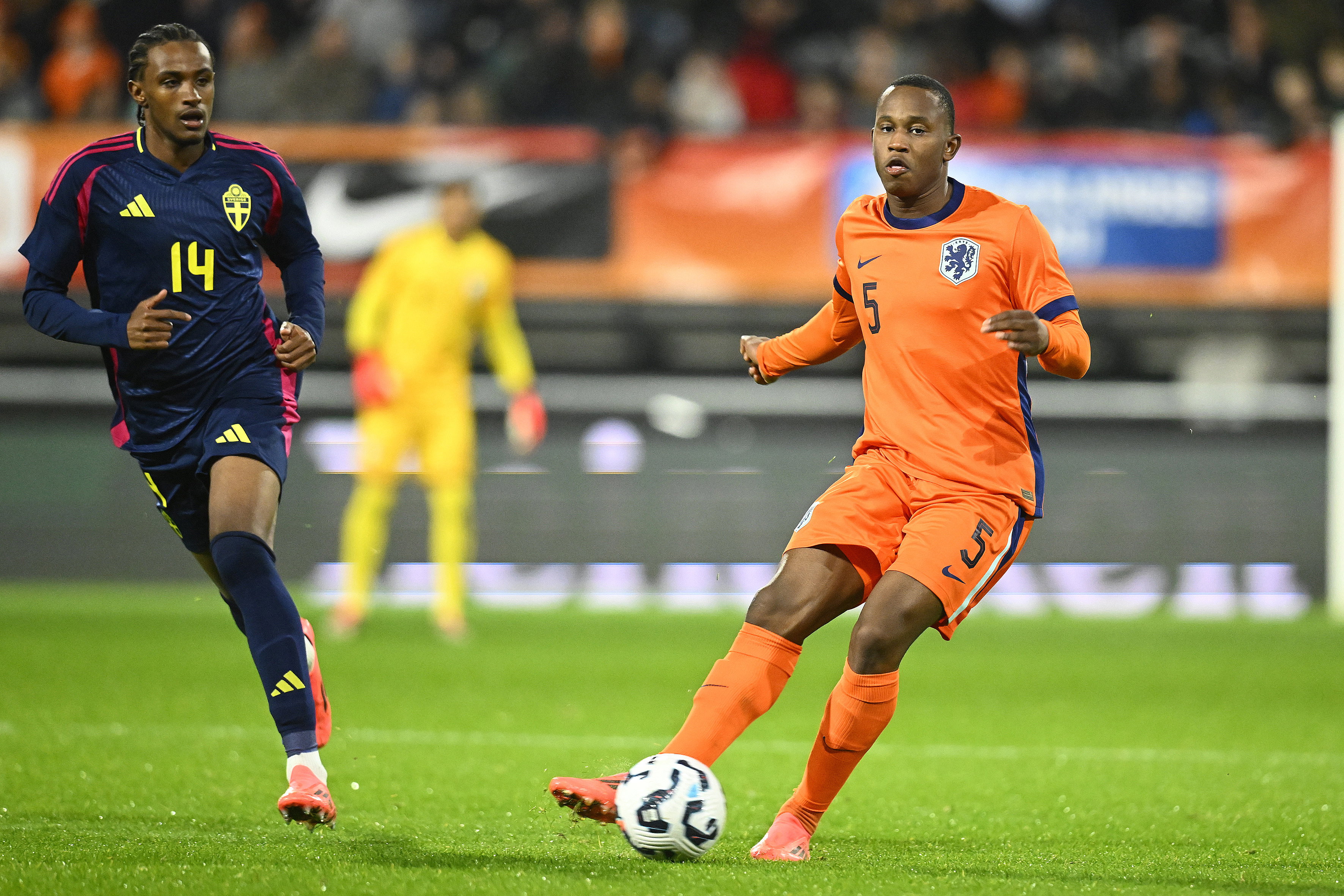 Neraysho Kasanwirjo in actie namens Jong Oranje