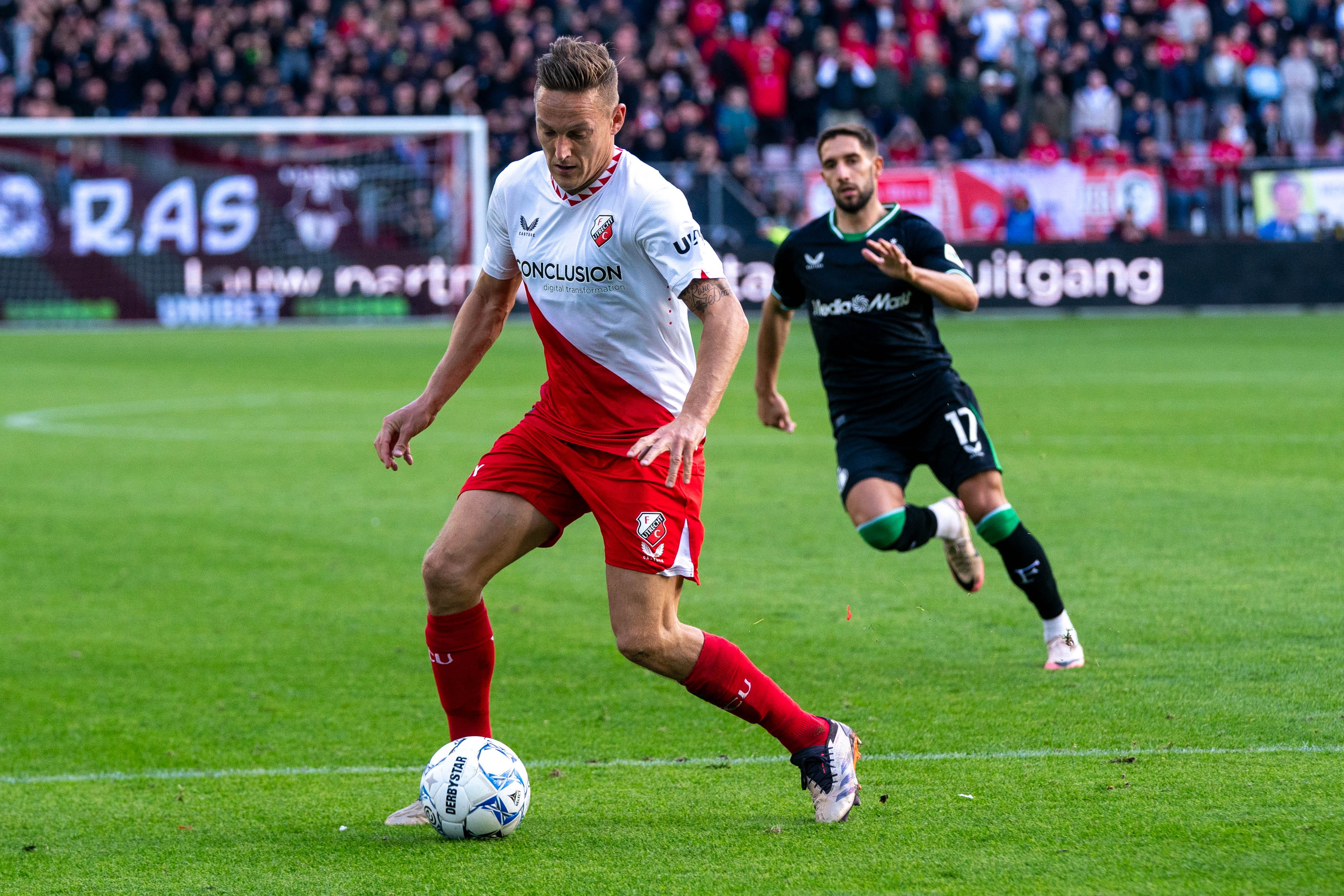 Jens Toornstra in actie tegen Feyenoord