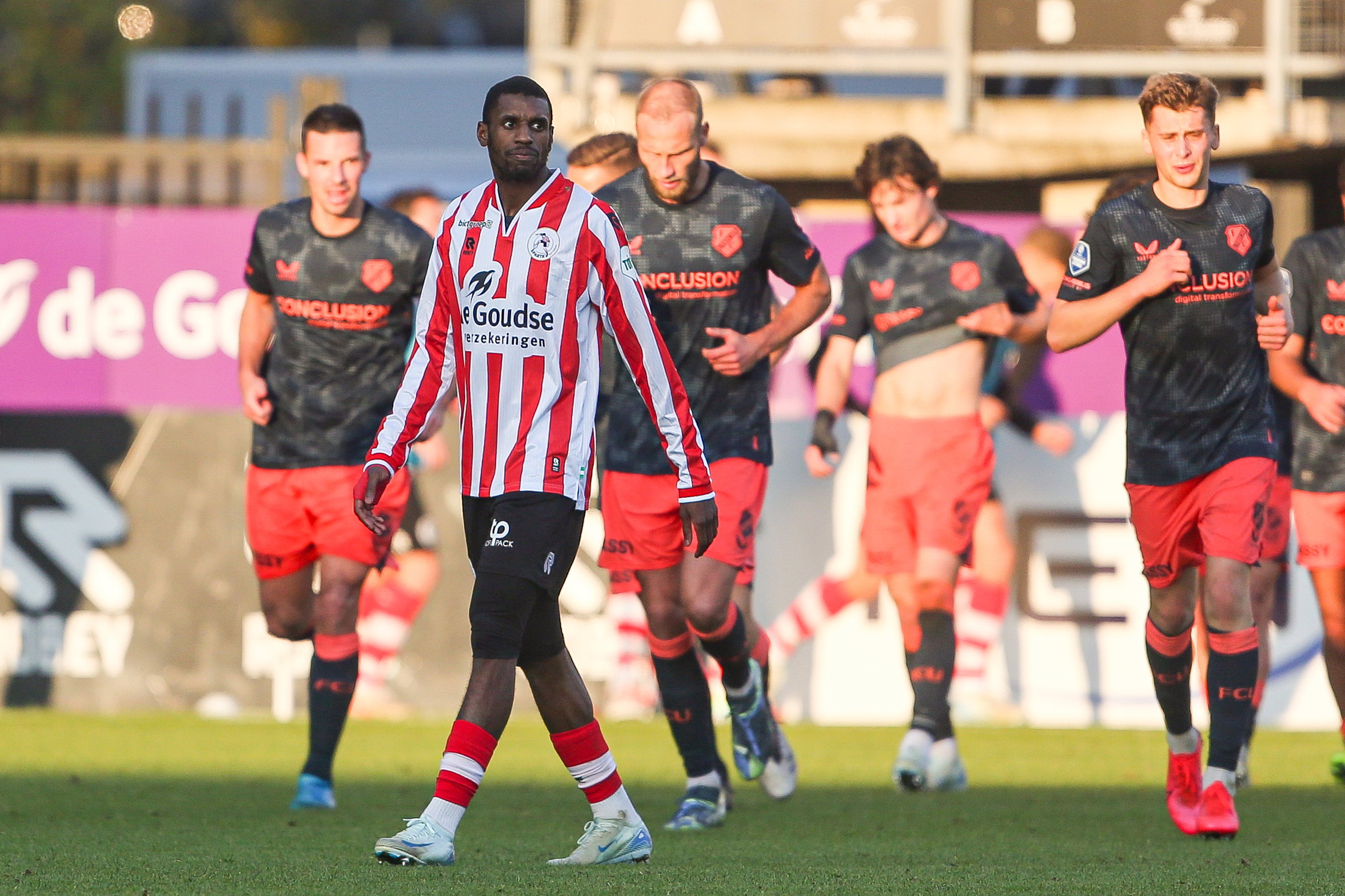 FC Utrecht juicht na weer een goal, Sparta baalt