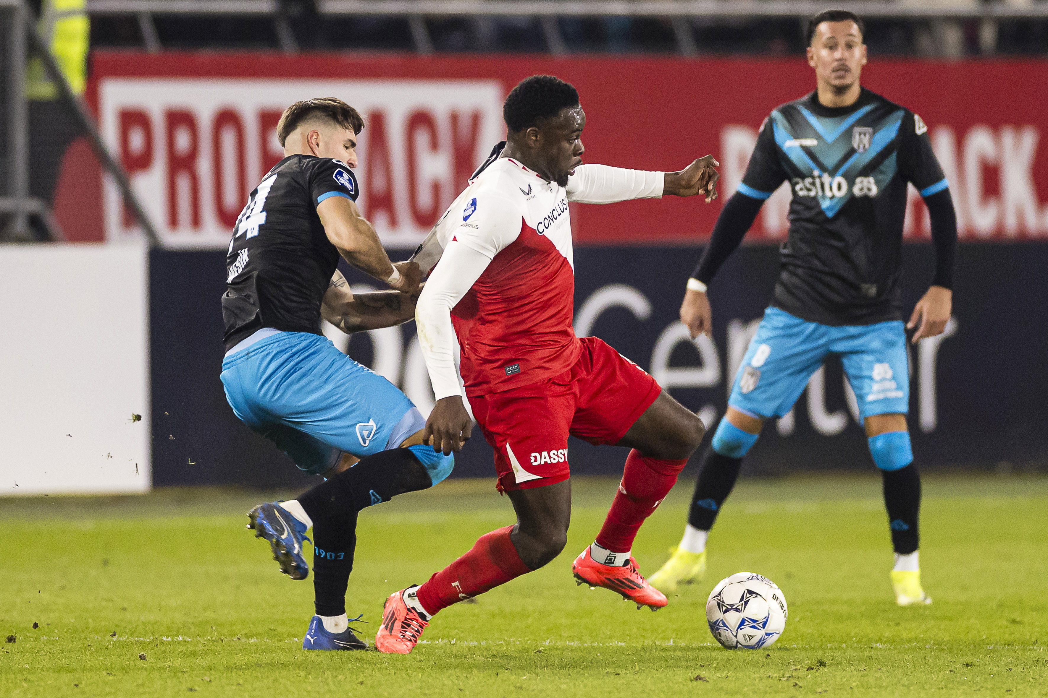 Noah Ohio tegen Heracles Almelo