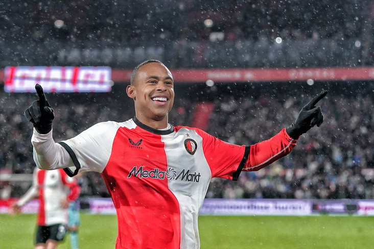 Igor Paixao viert zijn treffer tegen SC Heerenveen