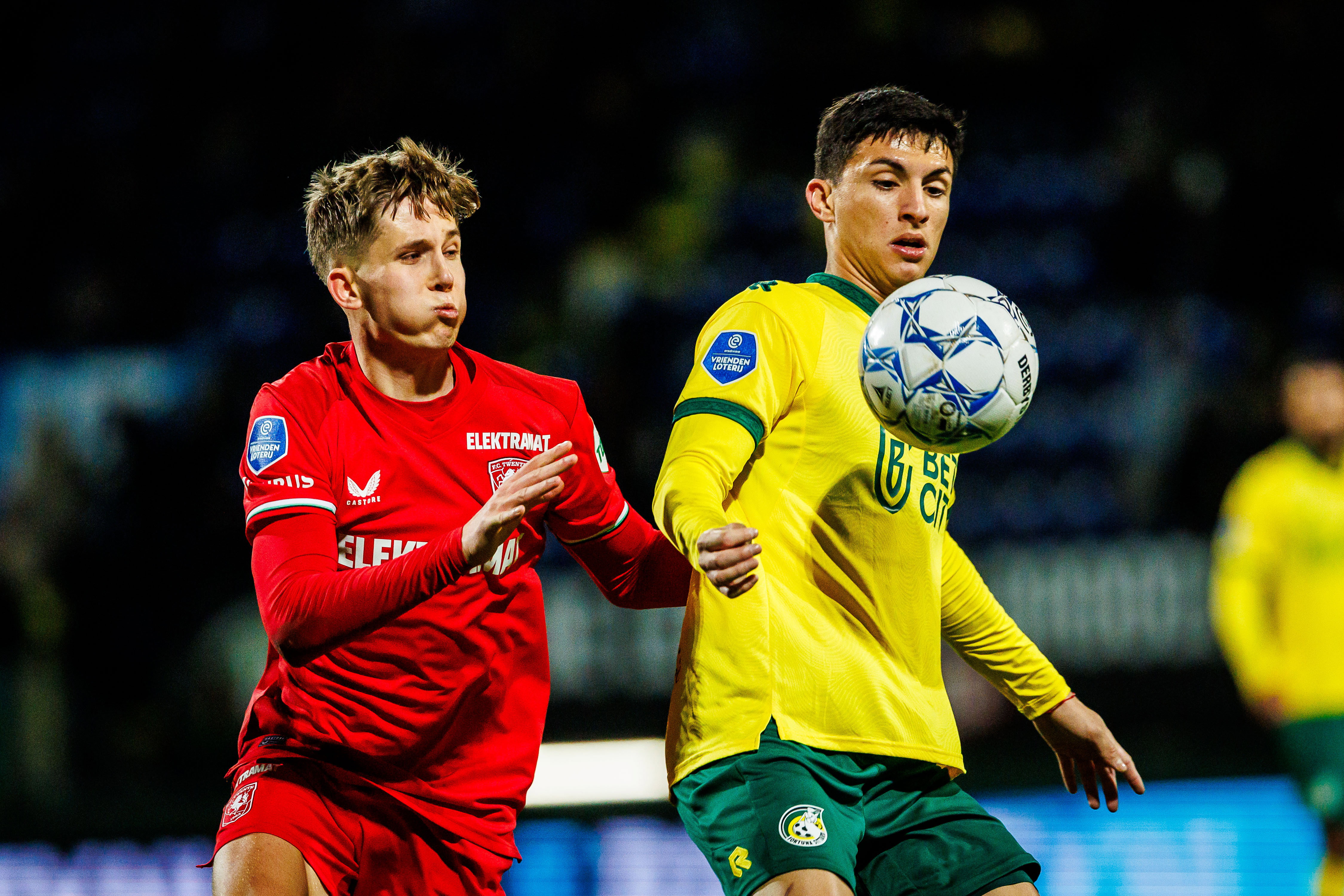 Gijs Besselink in het duel met Fortuna Sittard