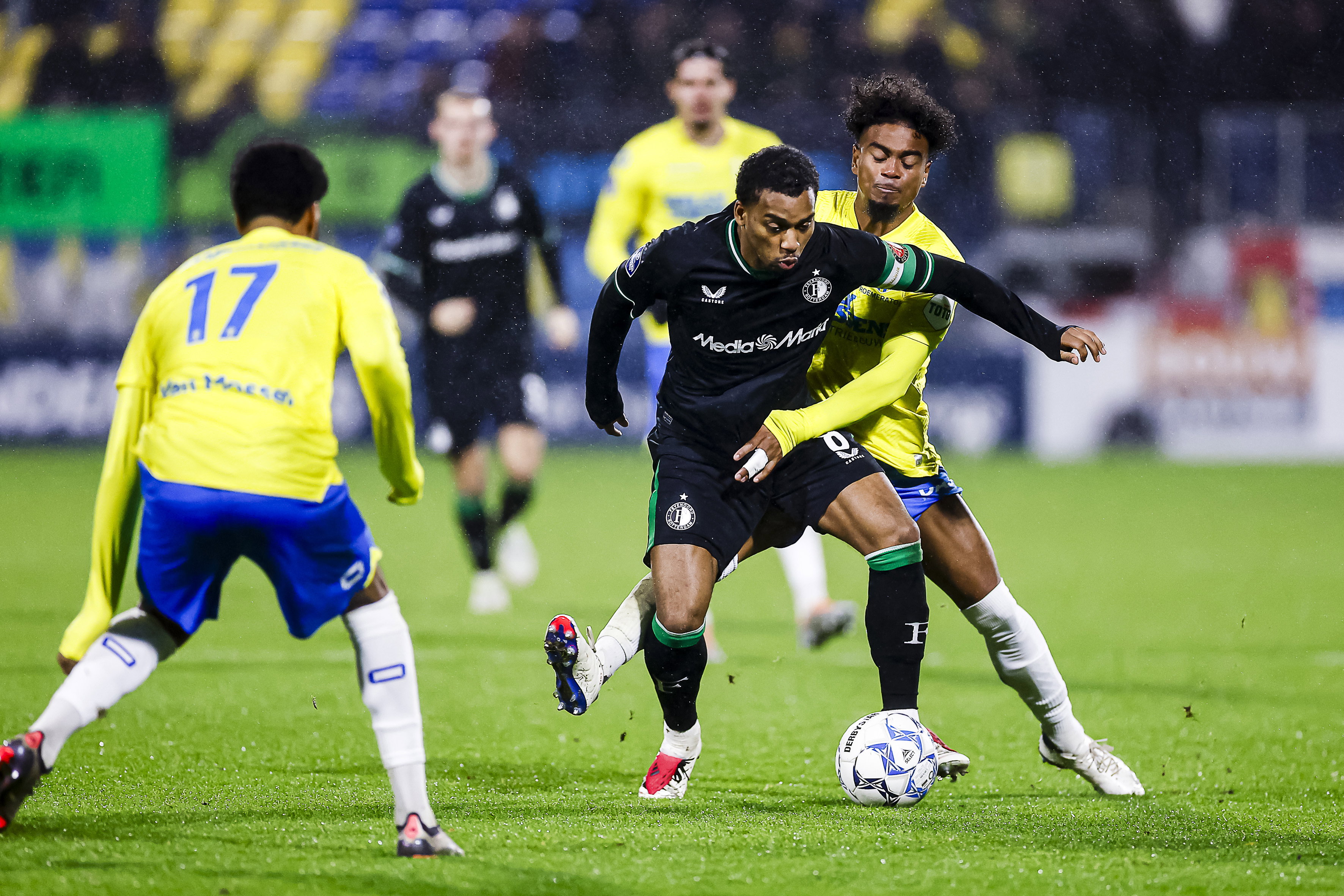 Quinten Timber in actie tegen RKC Waalwijk