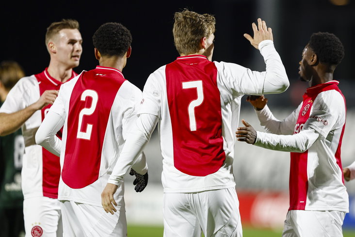 Jong Ajax viert de 1-0 tegen De Graafschap