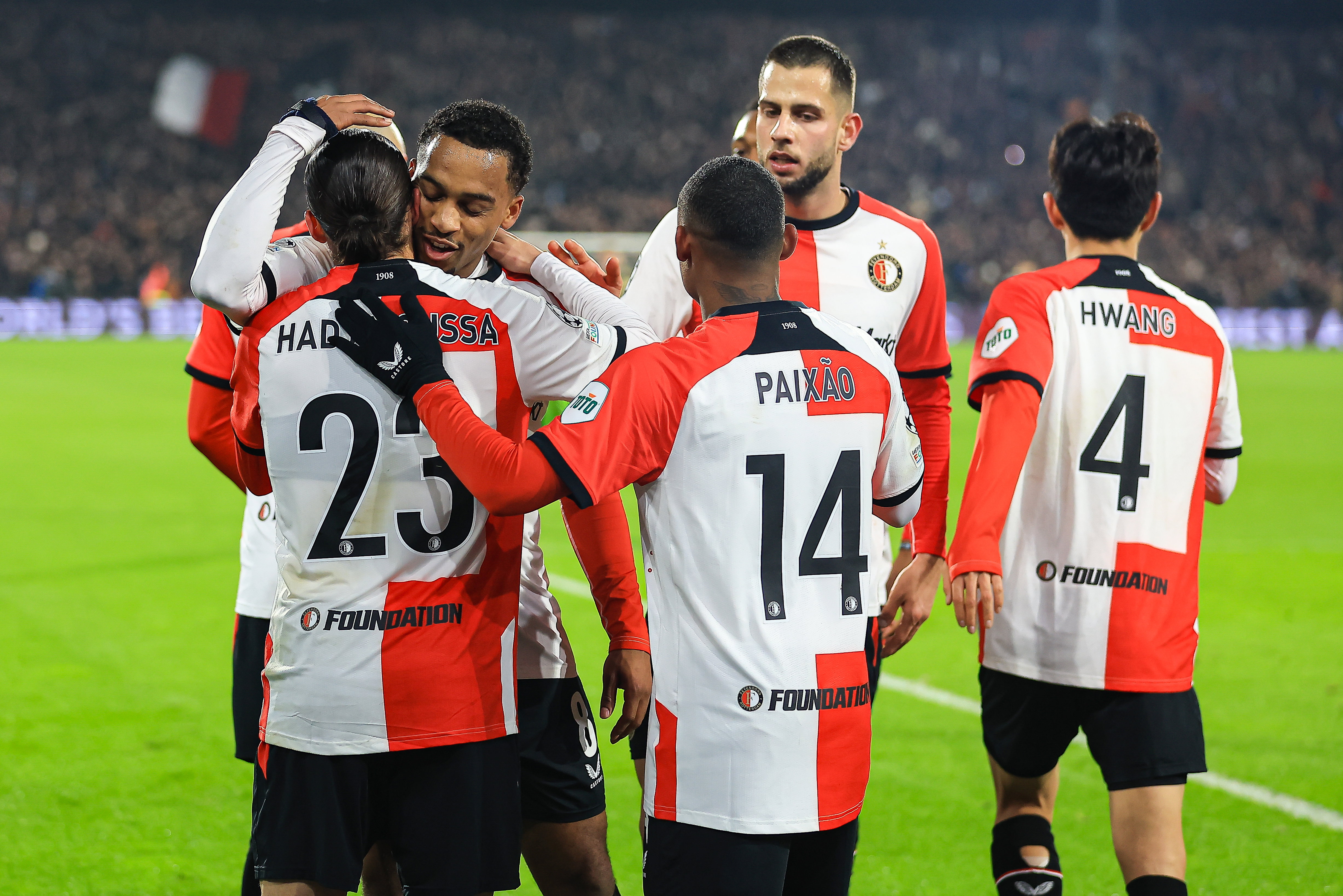 Feyenoord juicht na de treffer van Anis Hadj Moussa