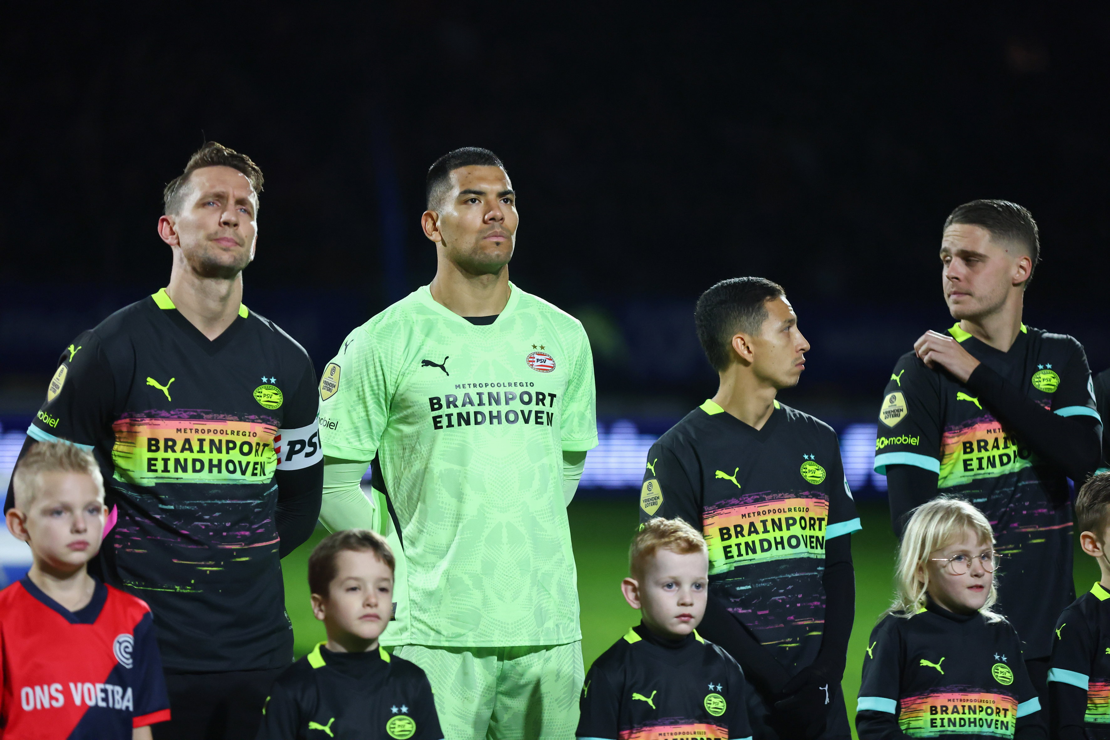 De Jong, Benitez, Mauro Junior en Veerman
