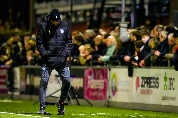 Robin van Persie tijdens het duel tegen ASWH