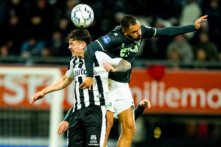 Marvin Peersman in duel met Jizz Hornkamp