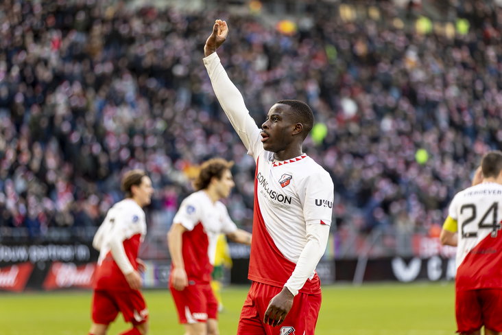 Yoann Cathline juicht na zijn goal