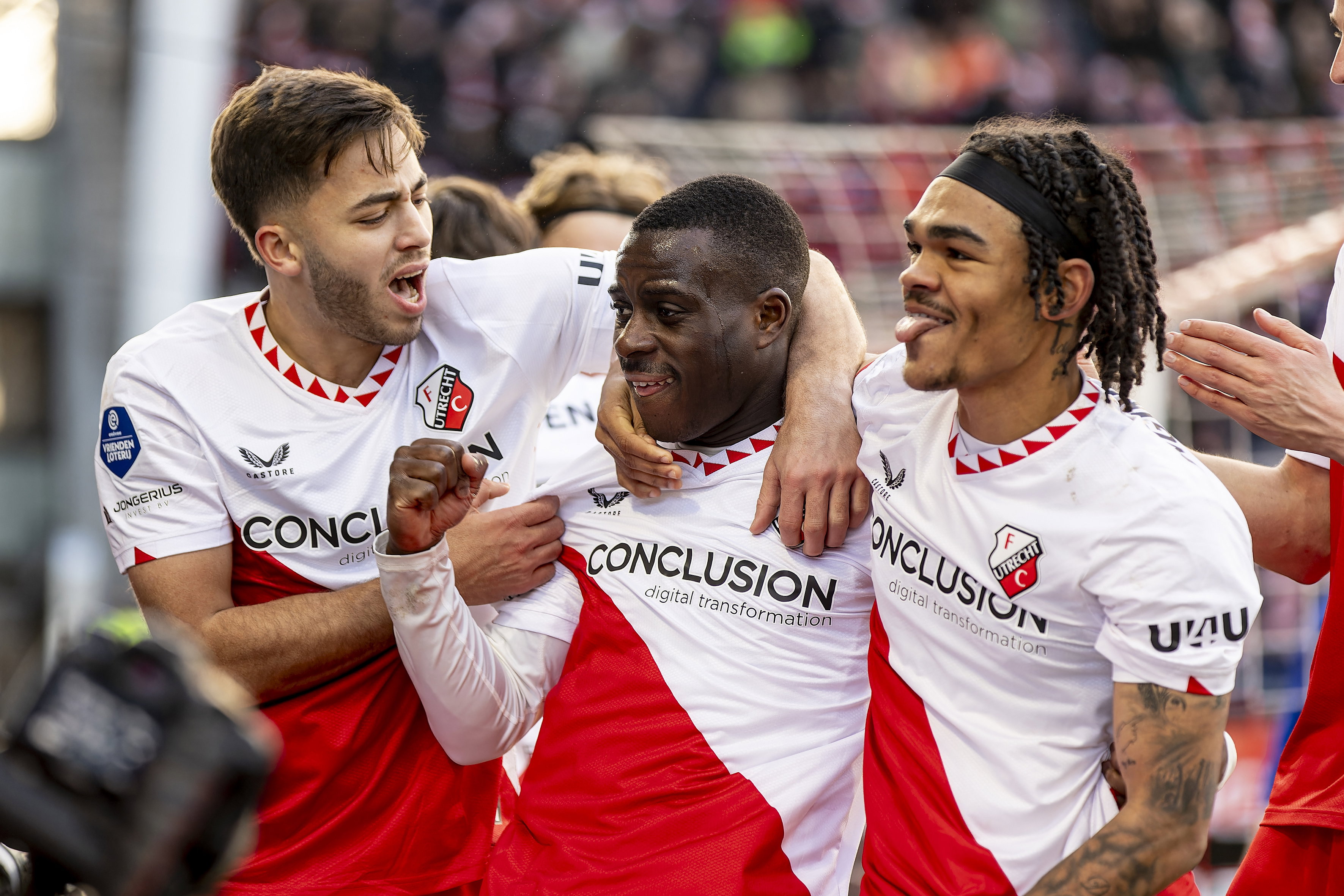 FC Utrecht spelers juichen