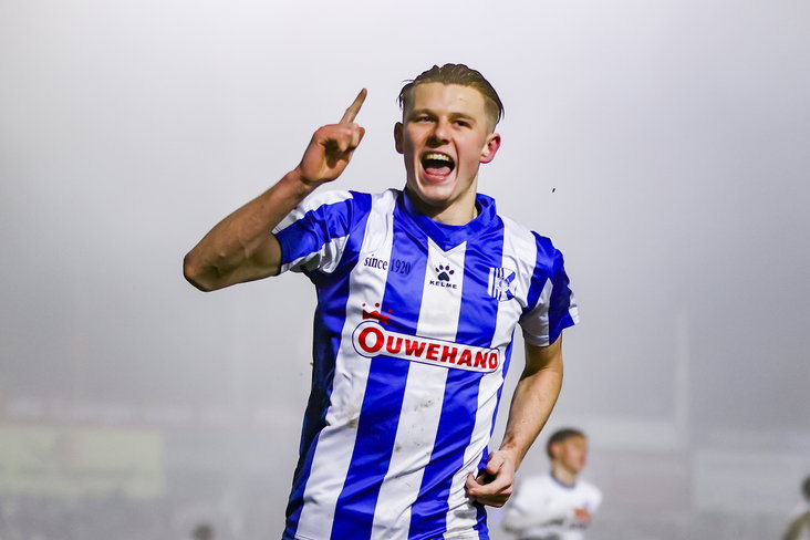 Milan Zonneveld na zijn goal tegen SC Heerenveen