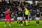 Etienne Vaessen krijgt geel tegen Heracles Almelo