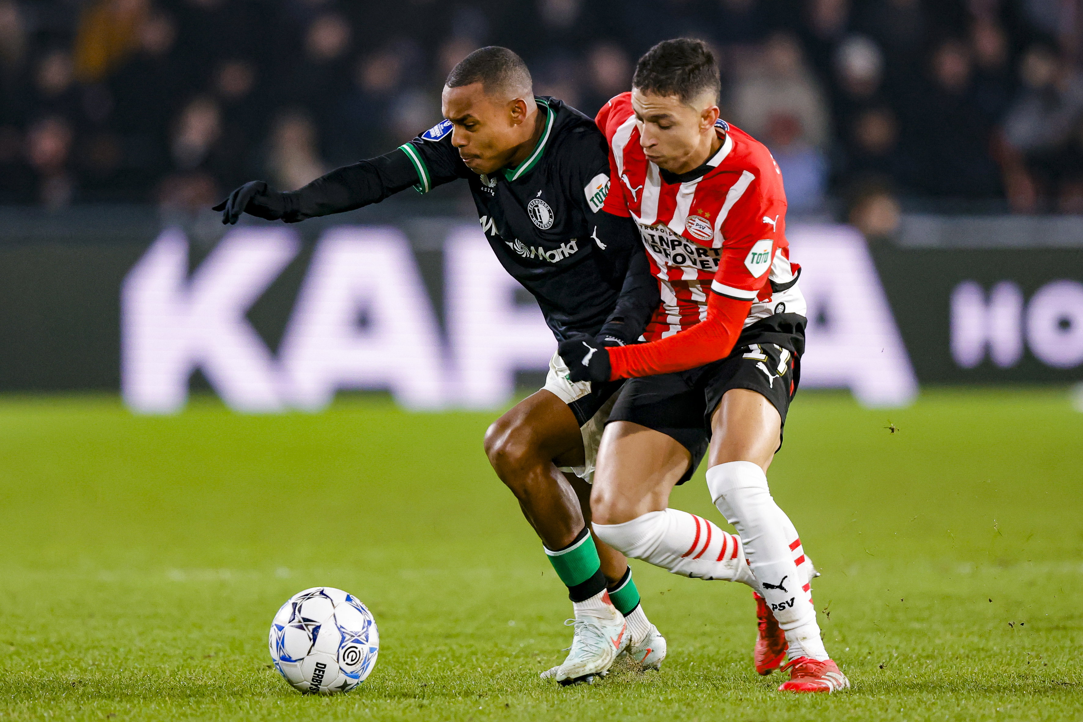 Een duel tussen Igor Paixão en Mauro Júnior