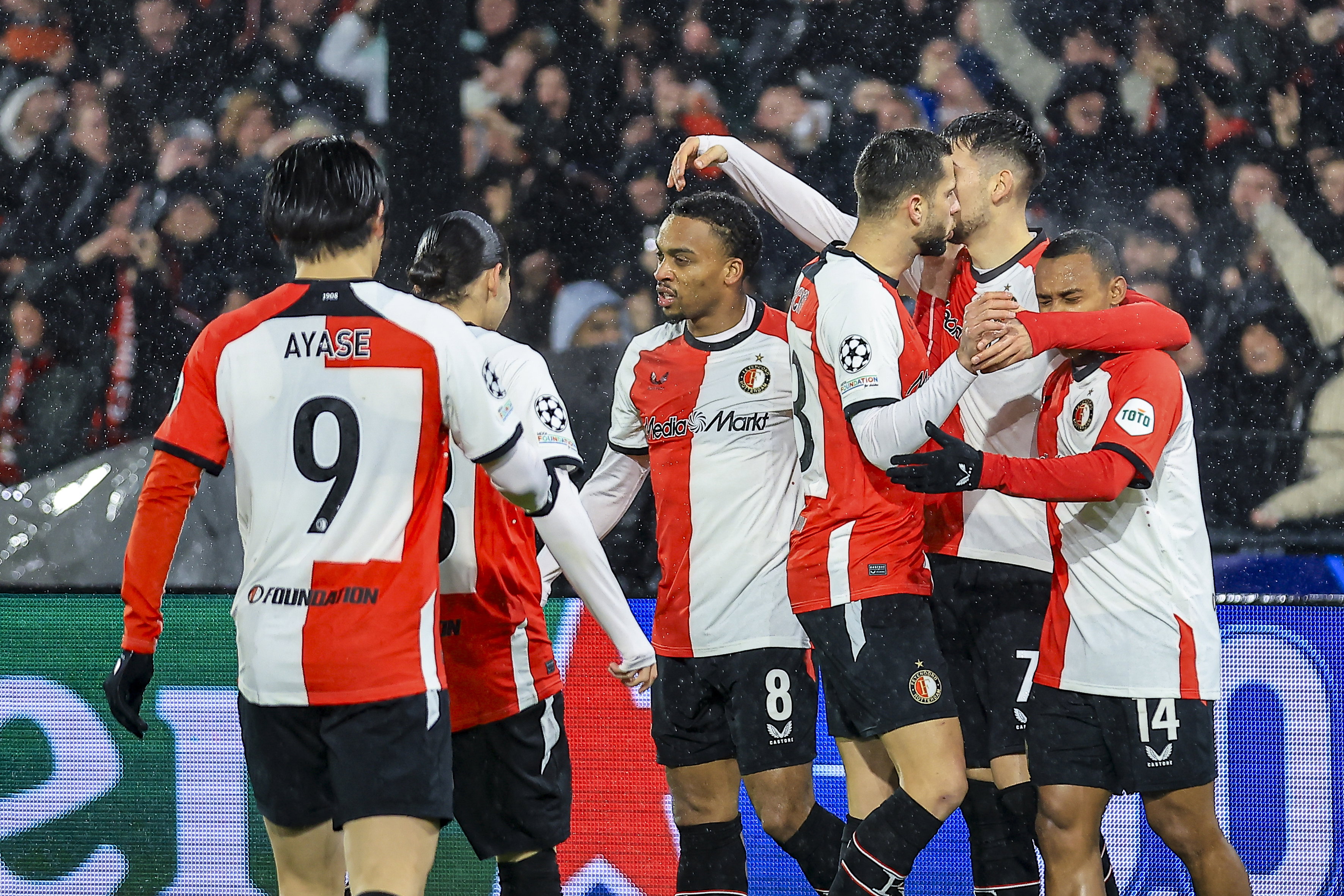 Feyenoord scoort tegen AC Milan