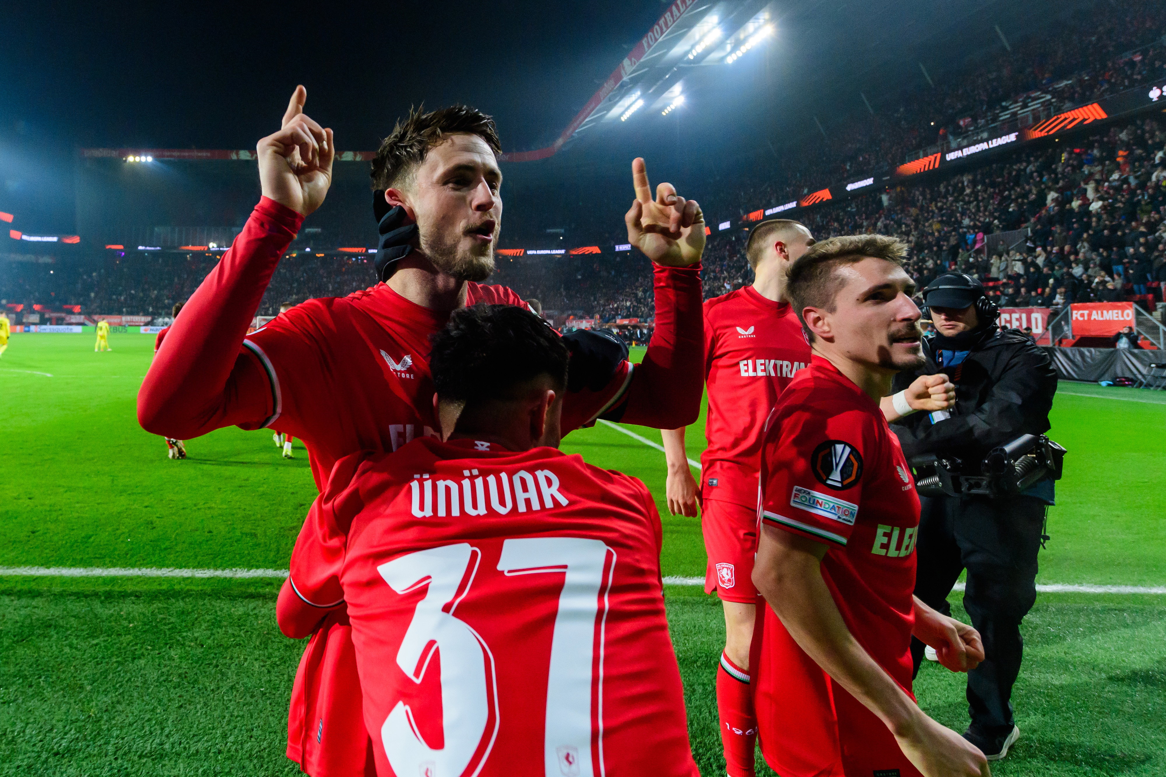 Ricky van Wolfswinkel, Naci Unuvar en Michal Sadilek vieren de goal