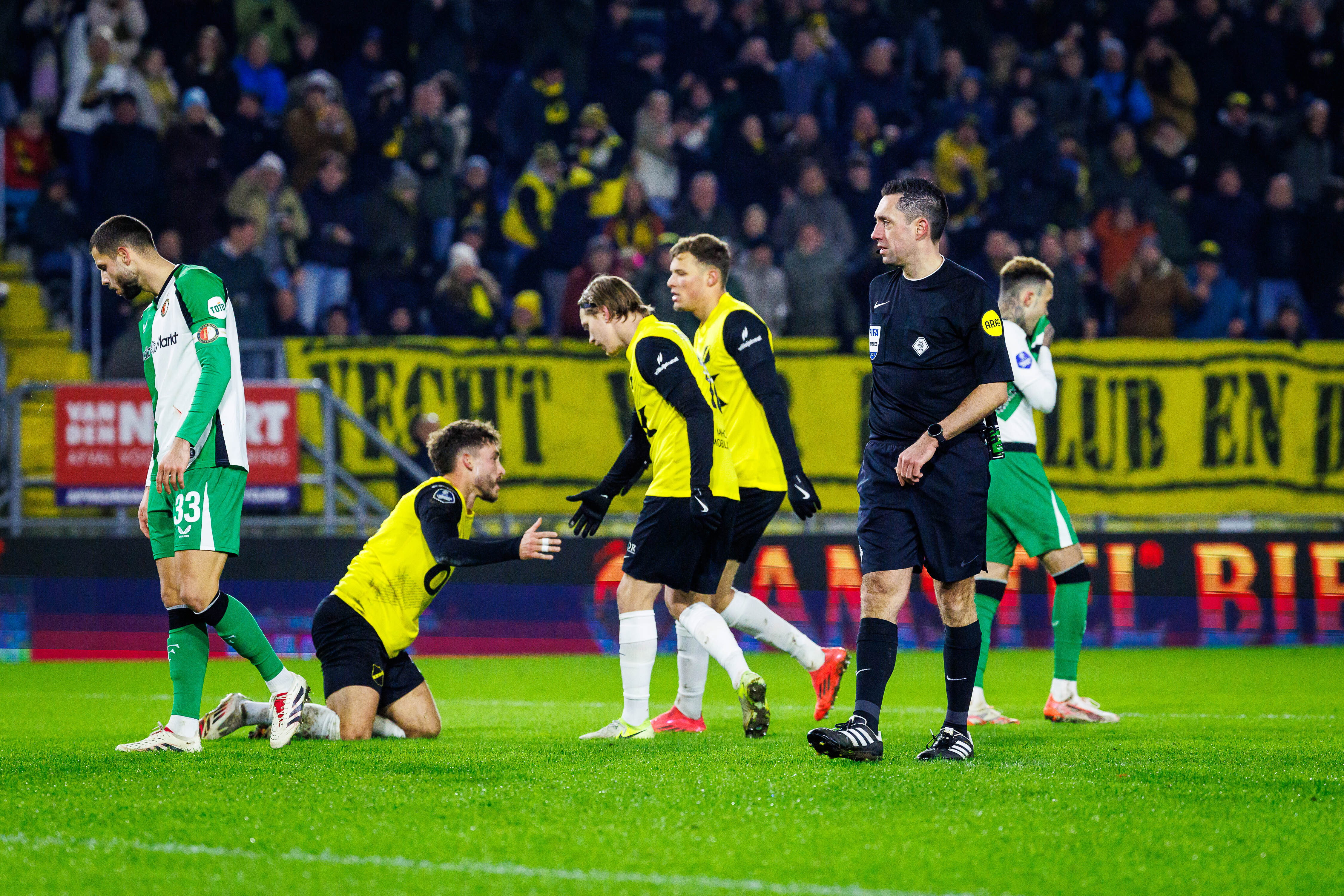 Het penalty-moment tijdens NAC-Feyenoord