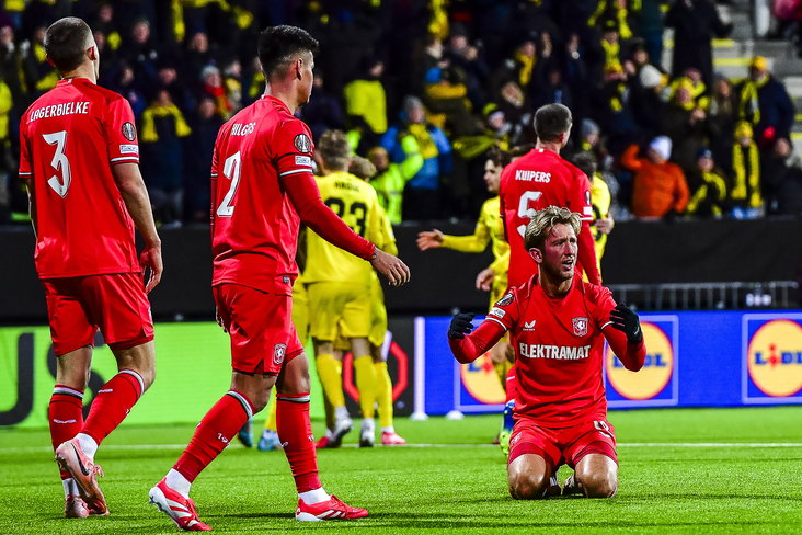 Michel Vlap gaat naar de grond tegen Bodø/Glimt