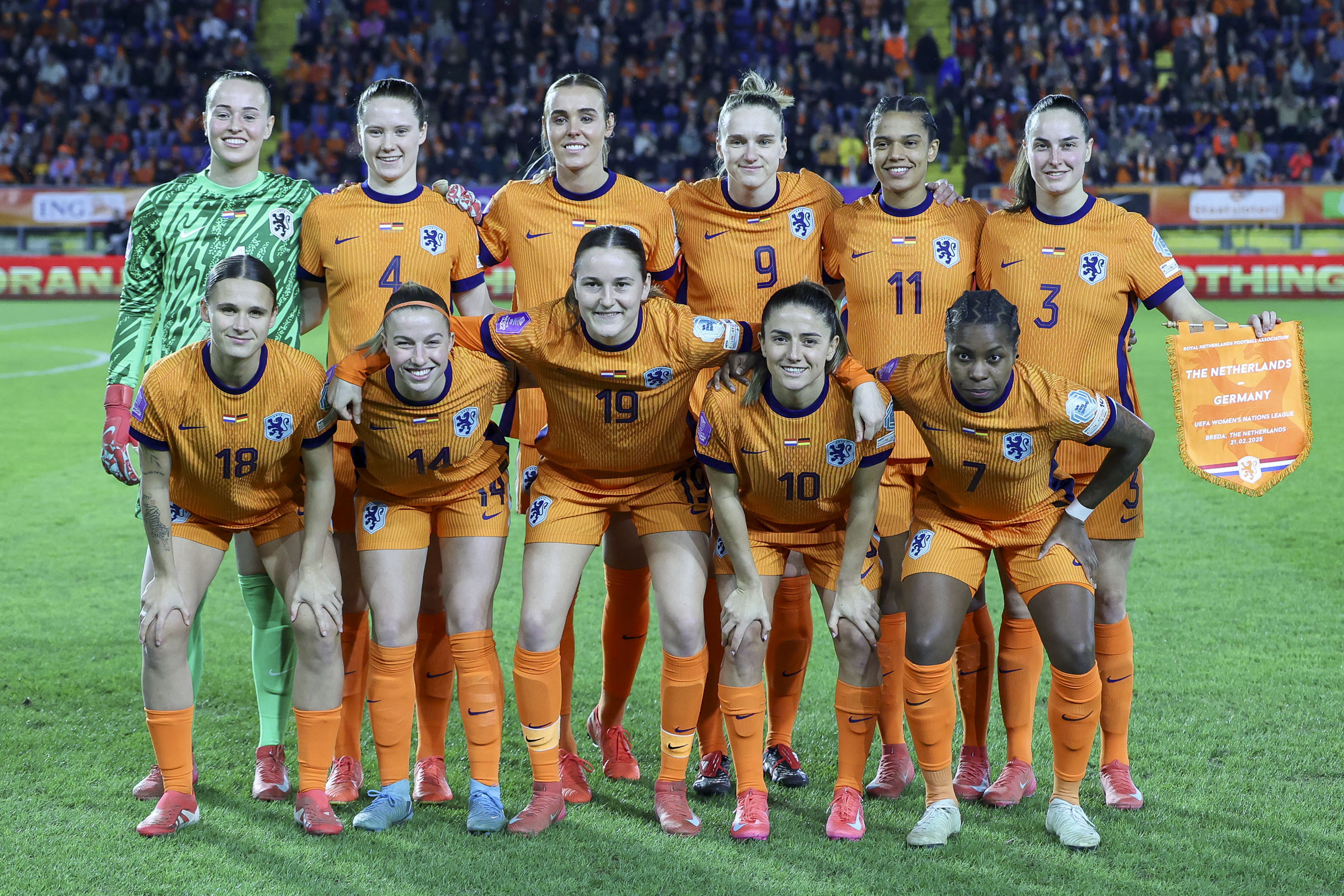 De OranjeLeeuwinnen voorafgaand aan het duel met Duitsland