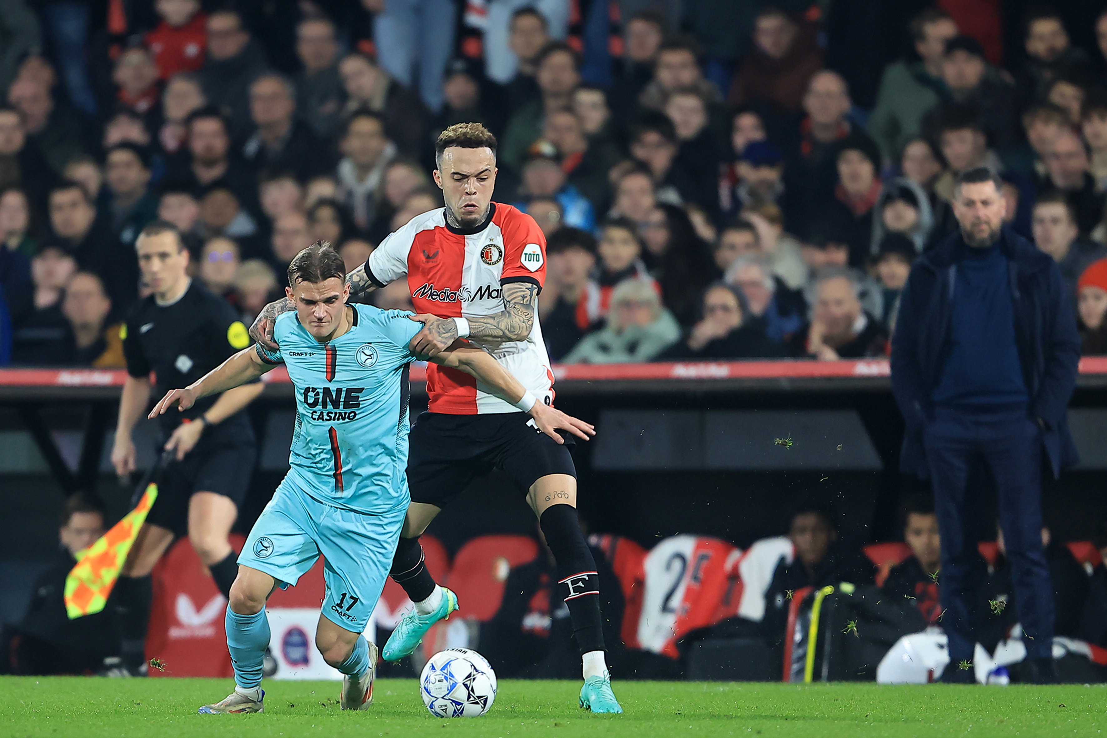 Quilindschy Hartman tegen Kornelius Hansen