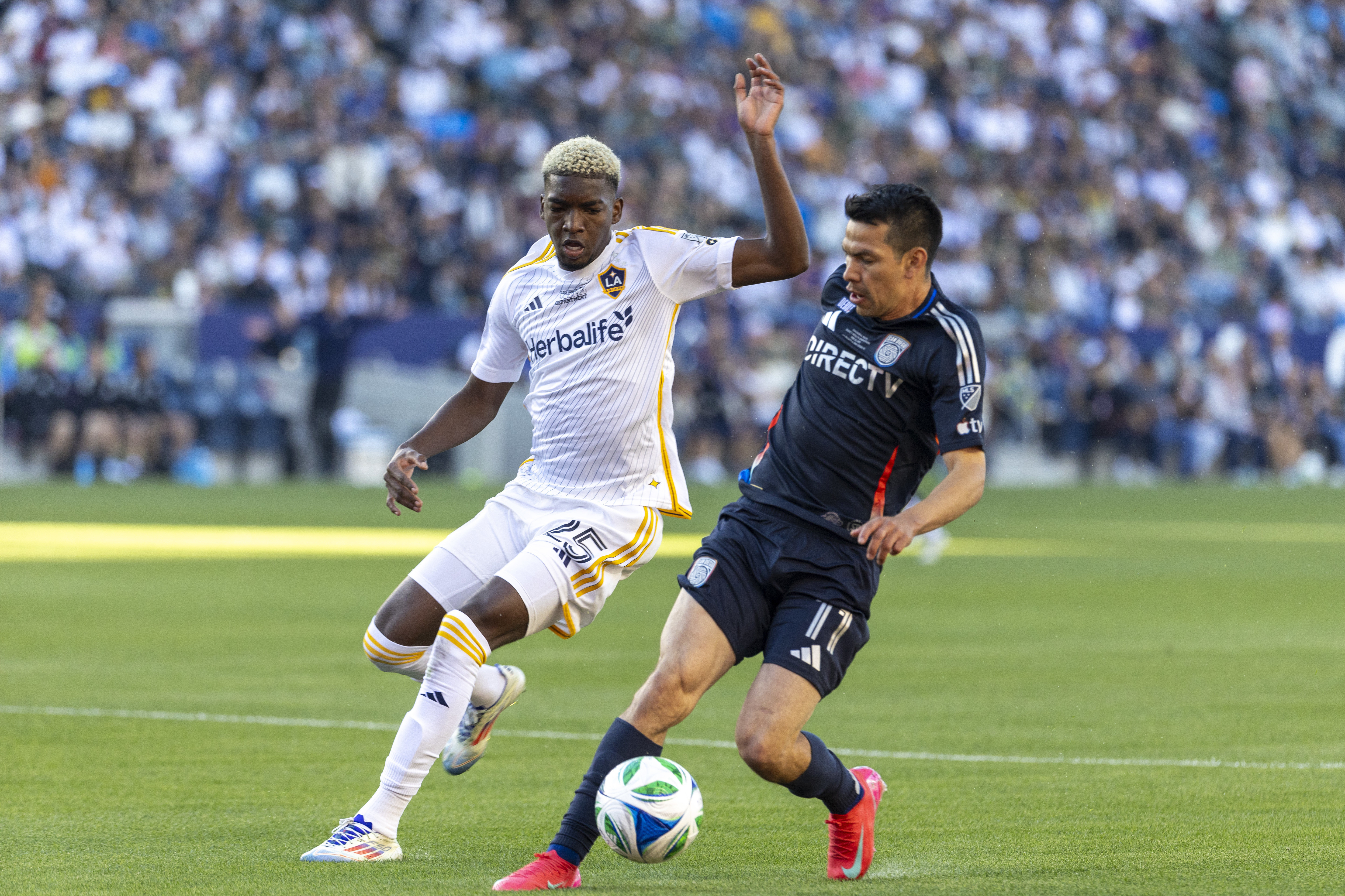 Hirving Lozano bij San Diego