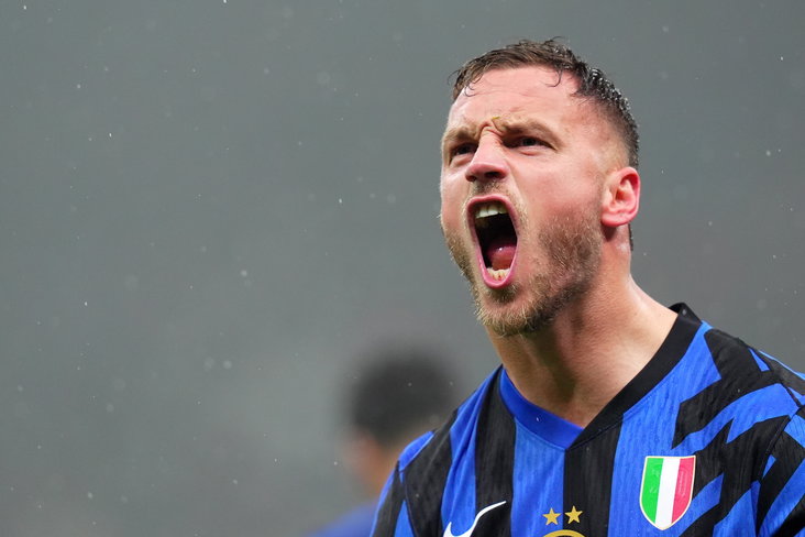 Marko Arnautovic schreeuwt het uit na zijn treffer