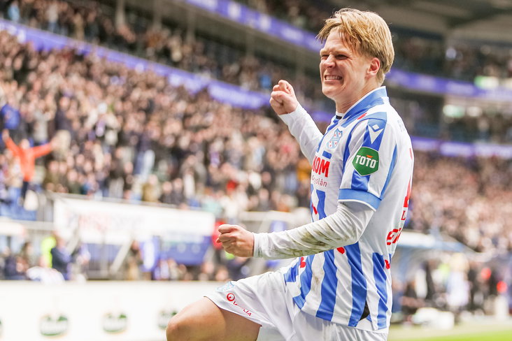 Marcus Linday na zijn goal tegen AZ