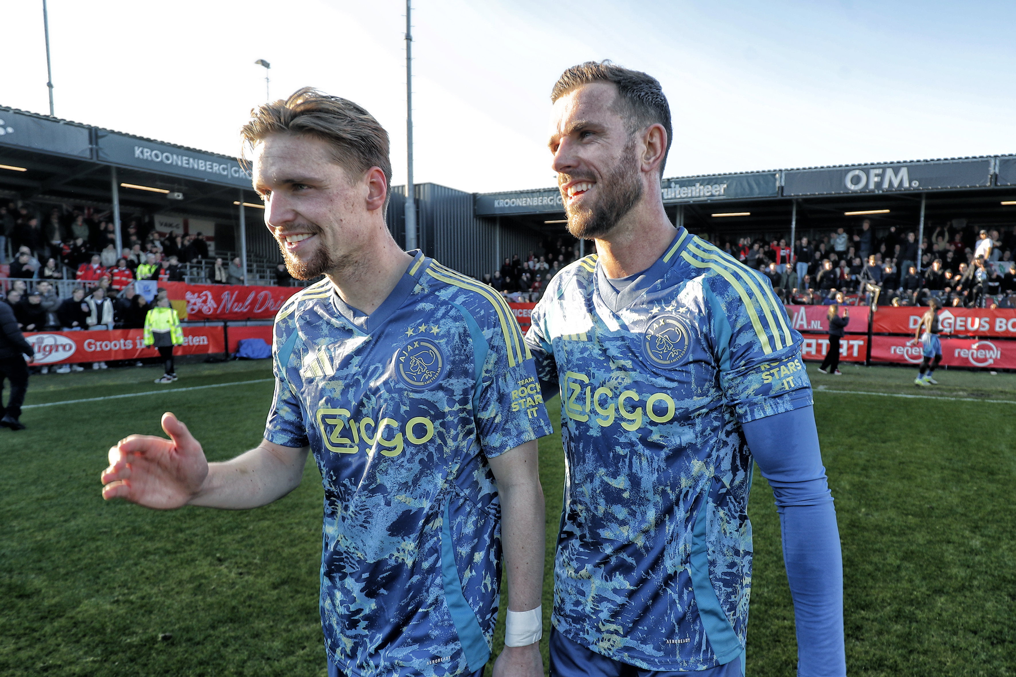 Kenneth Taylor en Jordan Henderson