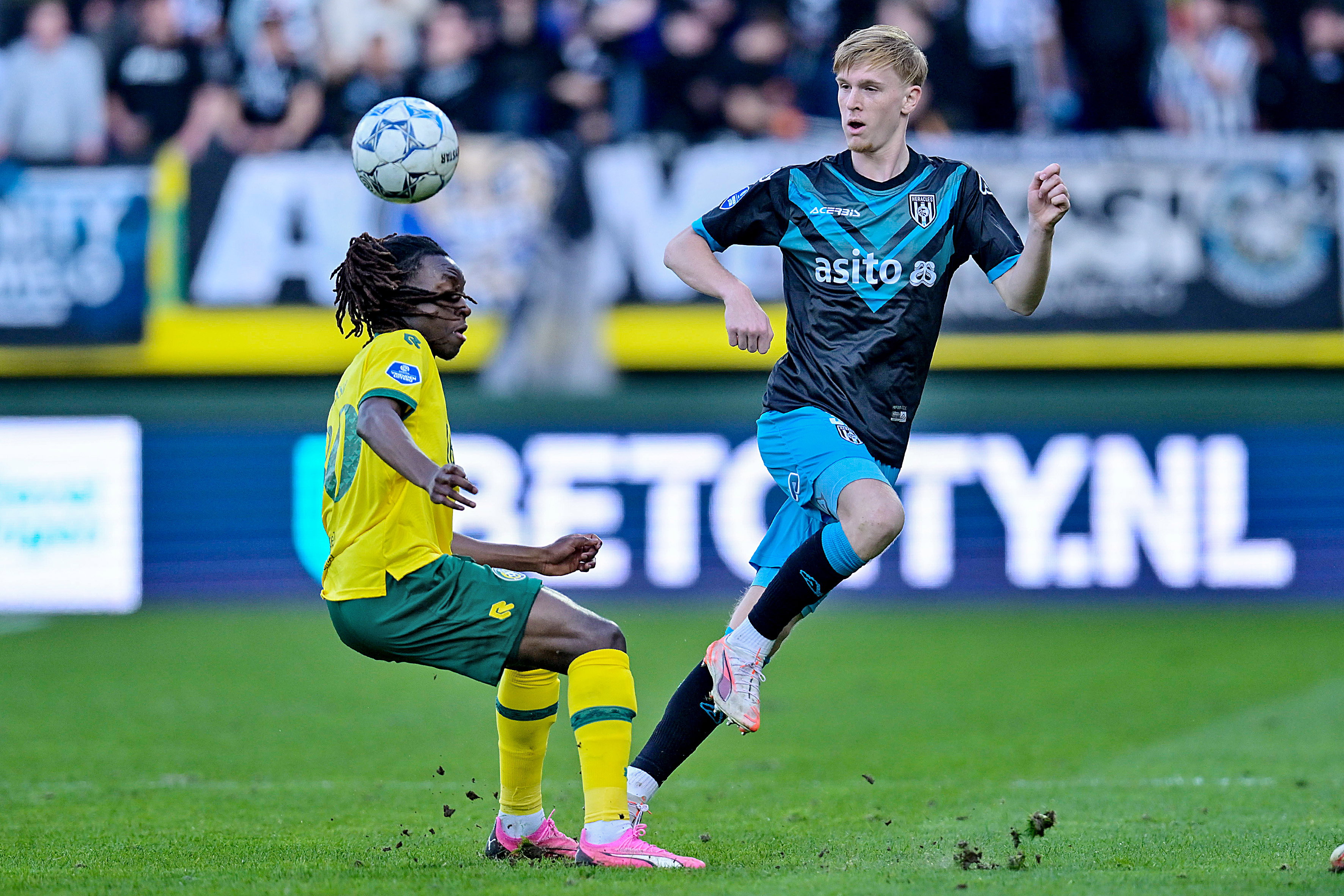 Mats Rots in het duel met Fortuna Sittard