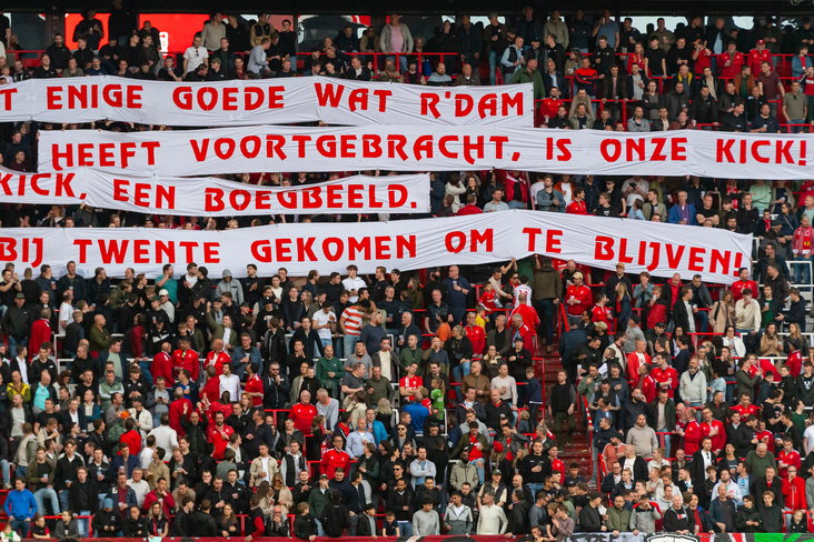Vak-P toont spandoeken voor Kick van der Vall