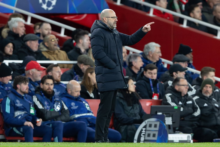 Peter Bosz in het Emirates Stadium
